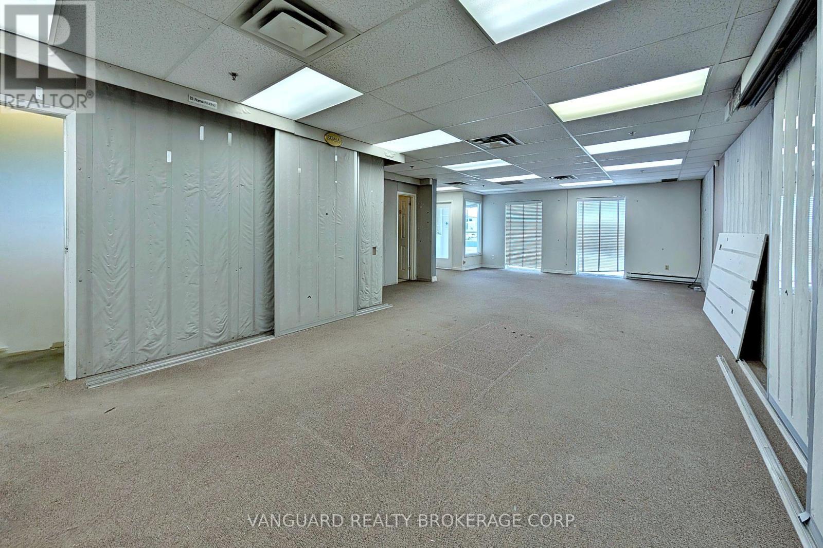 90-92 Martin Ross Avenue, Toronto, Ontario  M3J 2L4 - Photo 7 - W13466898