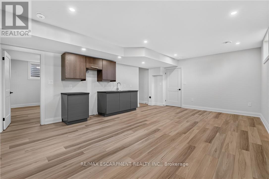 8905 Angie Drive, Niagara Falls, Ontario  L2H 3W8 - Photo 46 - X13828362