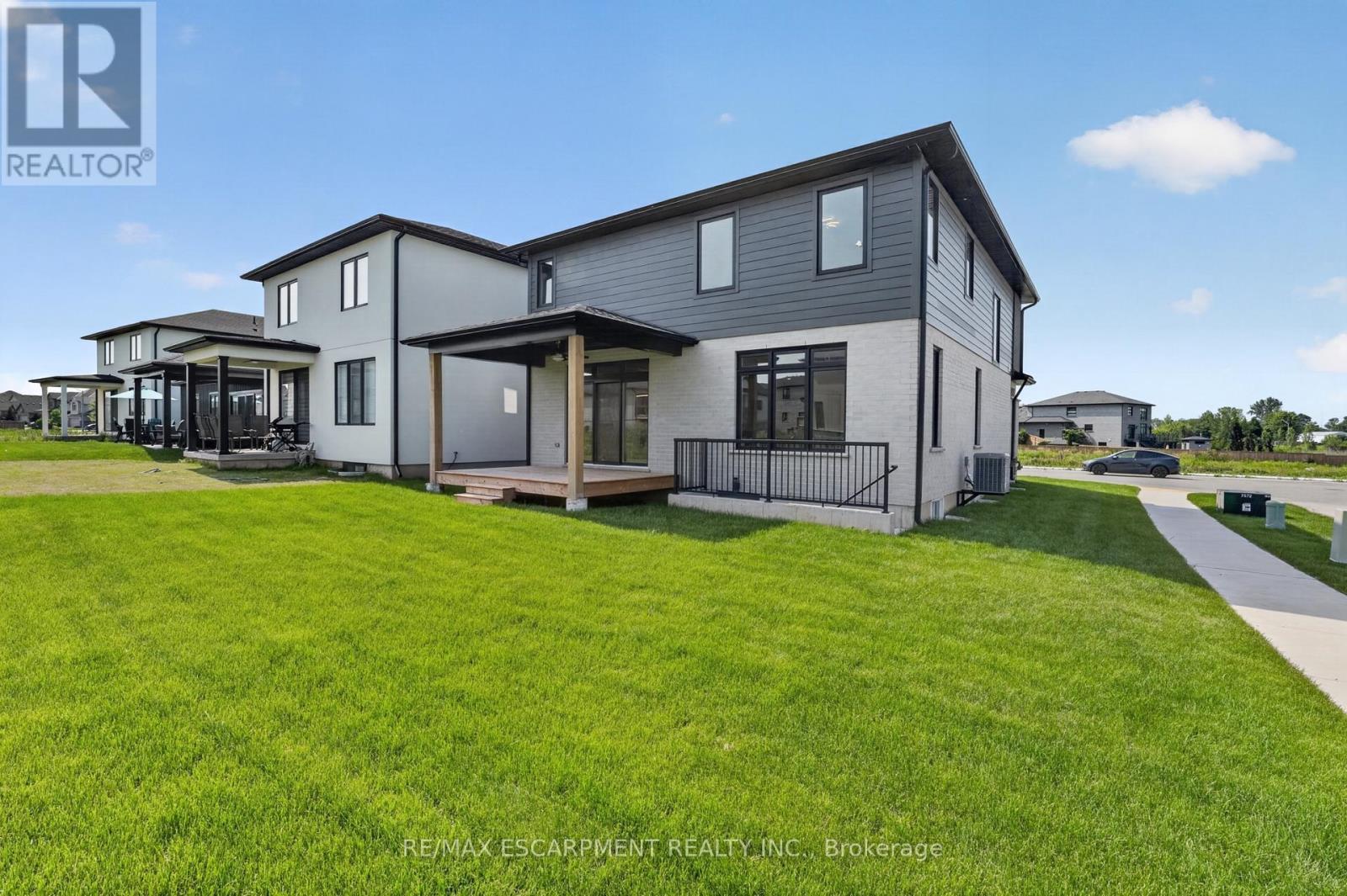 8905 Angie Drive, Niagara Falls, Ontario  L2H 3W8 - Photo 49 - X13828362