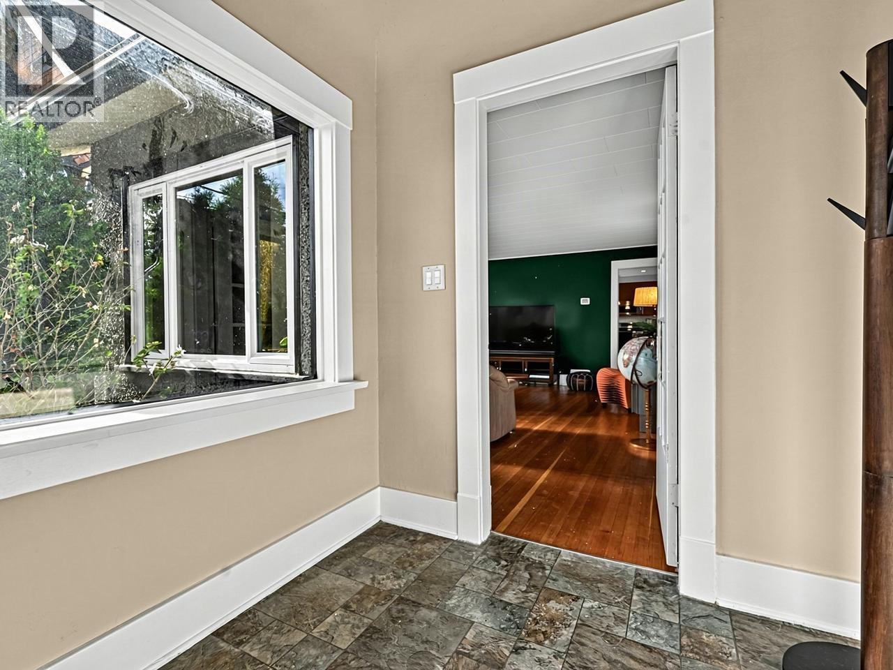 1109 Seventh Avenue, New Westminster, British Columbia  V3M 2J6 - Photo 3 - R3168999