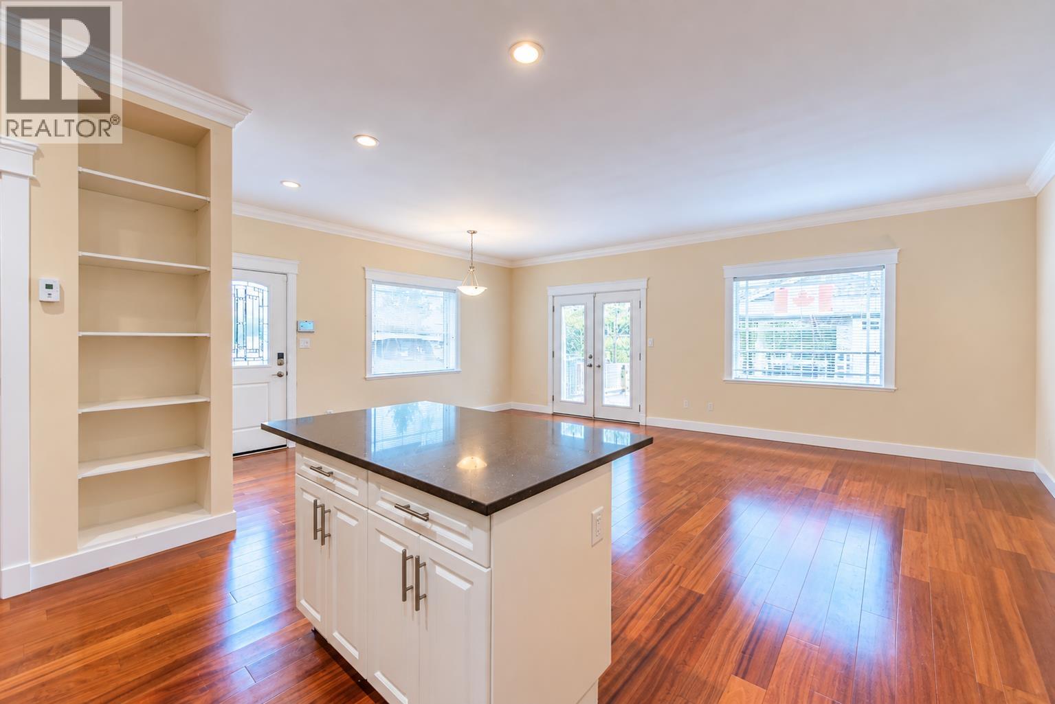 766 Gerussi Lane, Gibsons, British Columbia  V0N 1V7 - Photo 5 - R3159165