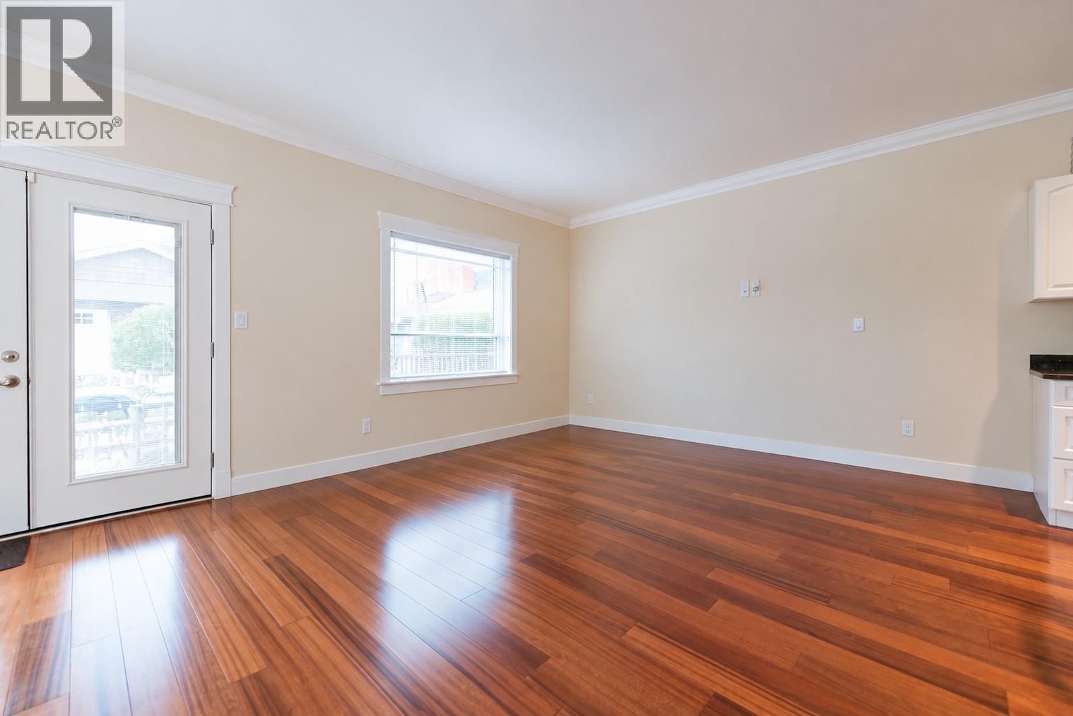 766 Gerussi Lane, Gibsons, British Columbia  V0N 1V7 - Photo 9 - R3159165