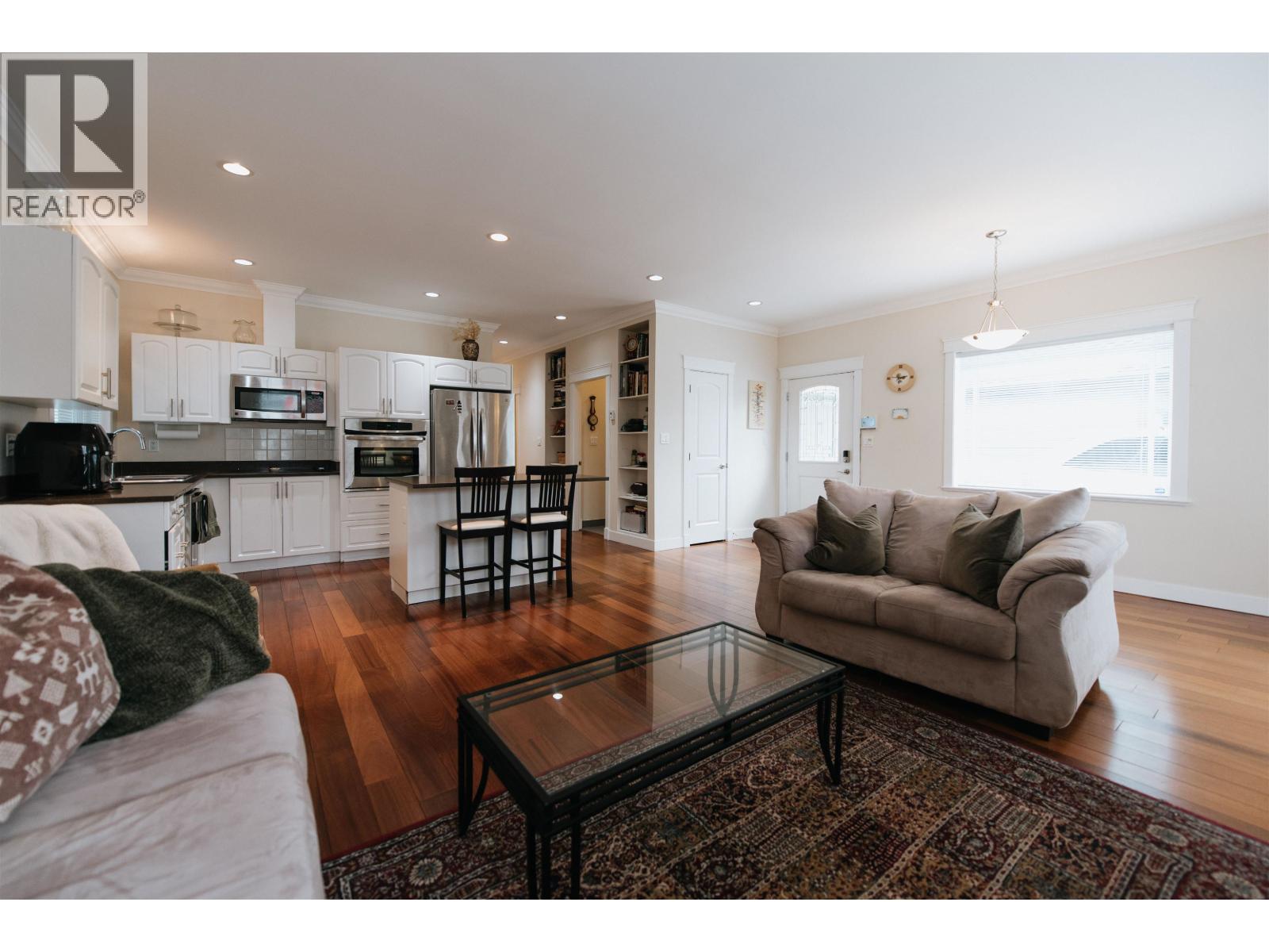 766 Gerussi Lane, Gibsons, British Columbia  V0N 1V7 - Photo 6 - R3159165