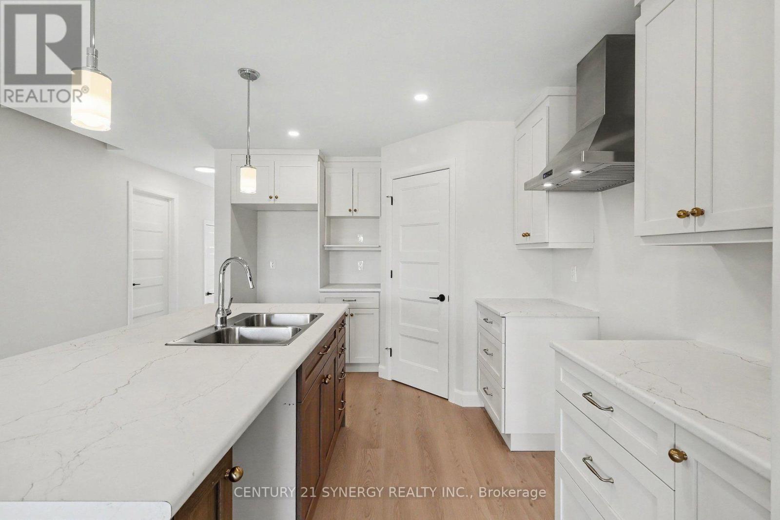 31 Helen Street, North Stormont, Ontario  K0A 1R0 - Photo 4 - X12848510