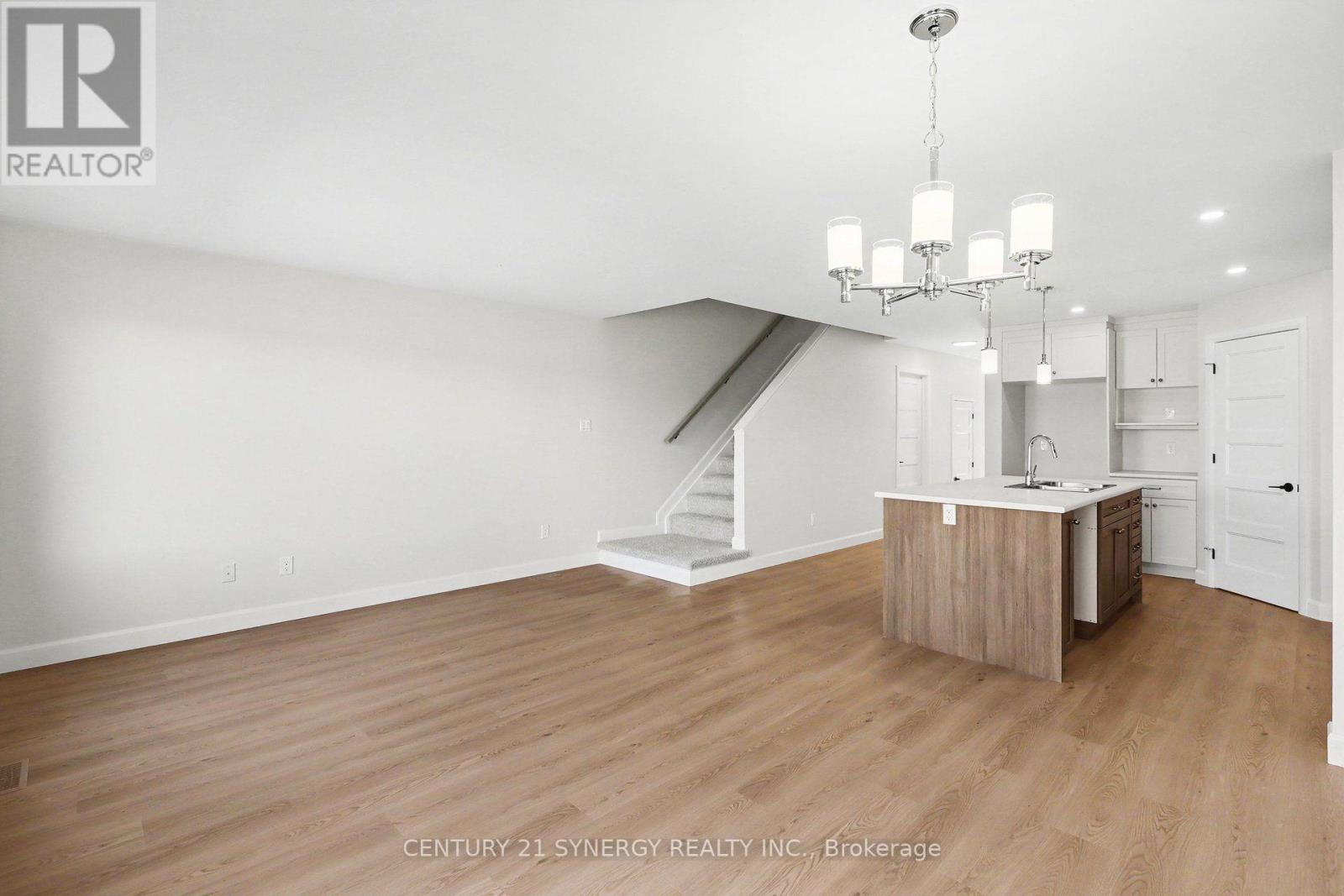 31 Helen Street, North Stormont, Ontario  K0A 1R0 - Photo 6 - X12848510