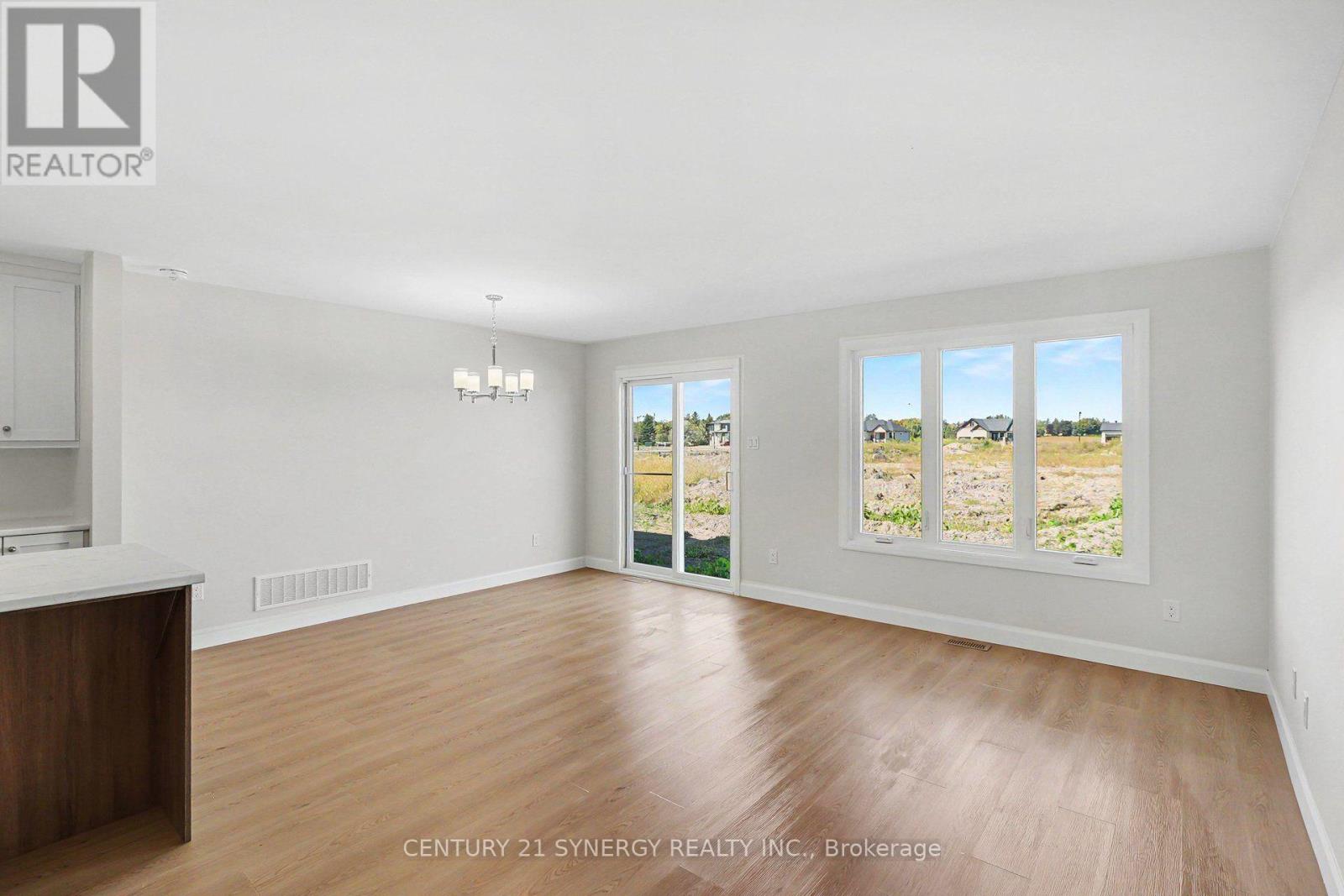 31 Helen Street, North Stormont, Ontario  K0A 1R0 - Photo 8 - X12848510