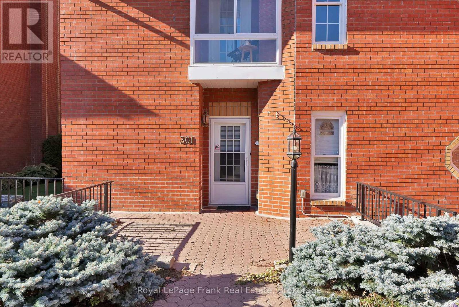 301 - 1 Sherwood Street, Kawartha Lakes, Ontario  K0M 1A0 - Photo 3 - X13829478