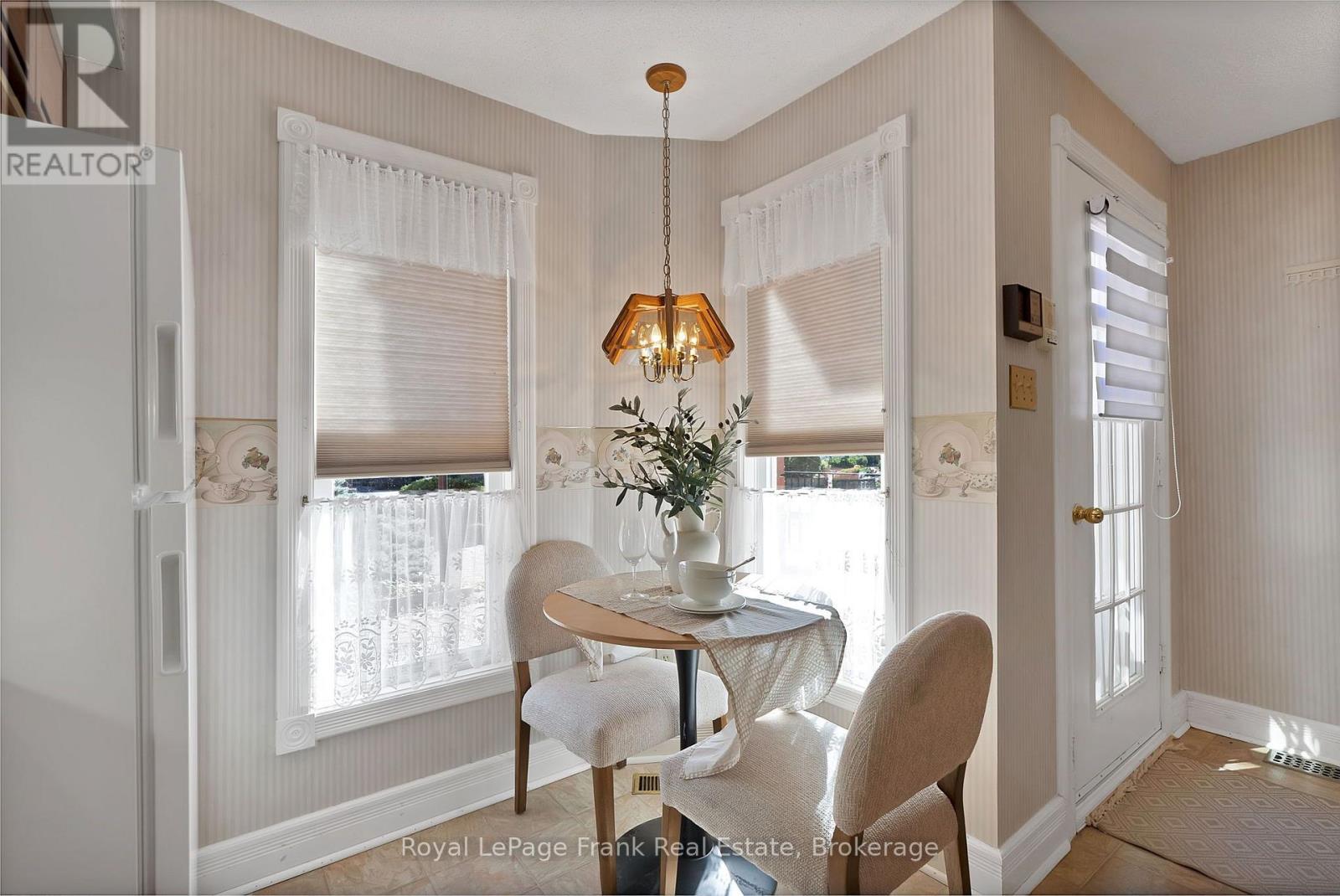 301 - 1 Sherwood Street, Kawartha Lakes, Ontario  K0M 1A0 - Photo 4 - X13829478