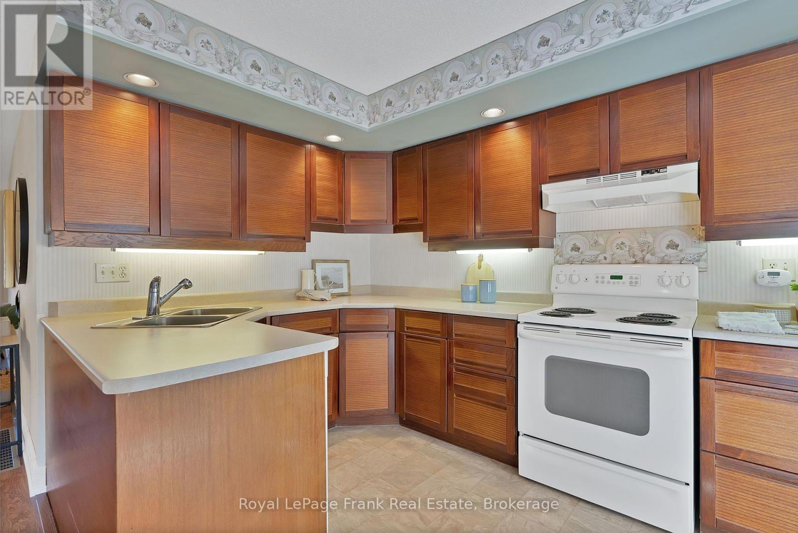 301 - 1 Sherwood Street, Kawartha Lakes, Ontario  K0M 1A0 - Photo 7 - X13829478