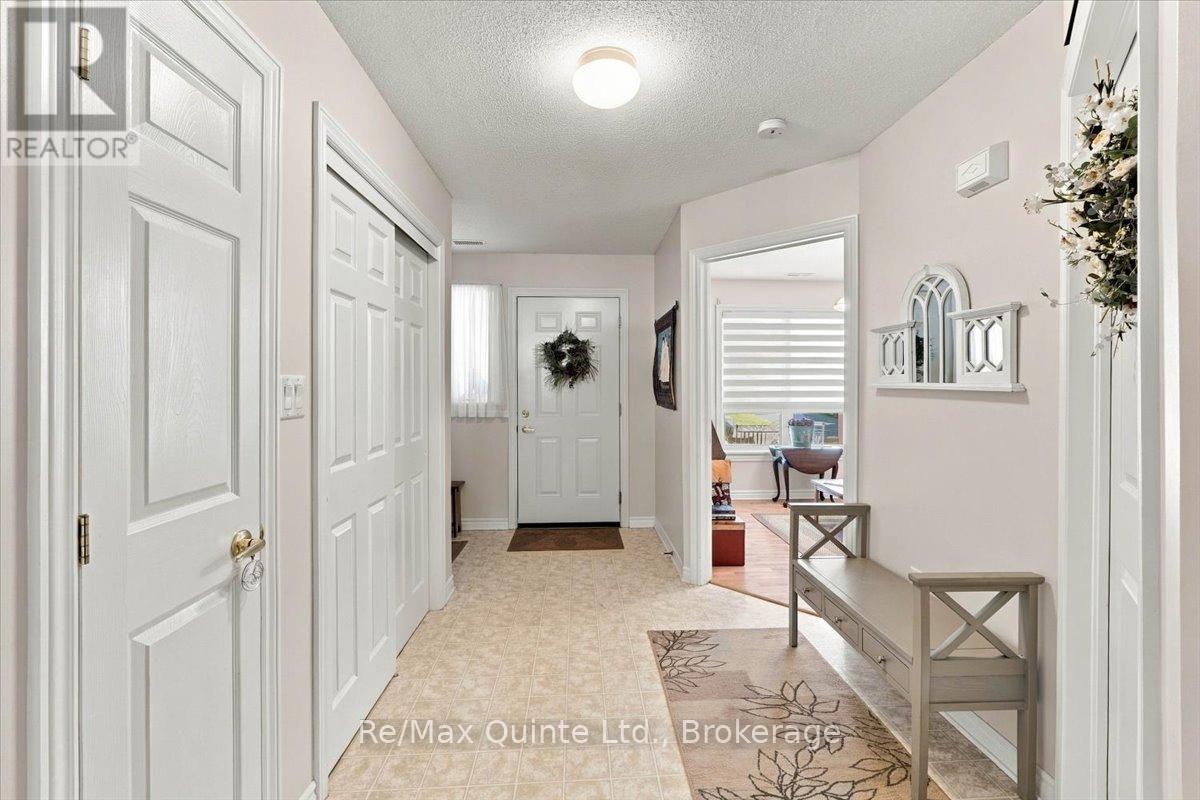 14 - 15 Aldersgate Drive, Belleville, Ontario  K8N 5N1 - Photo 2 - X13829526