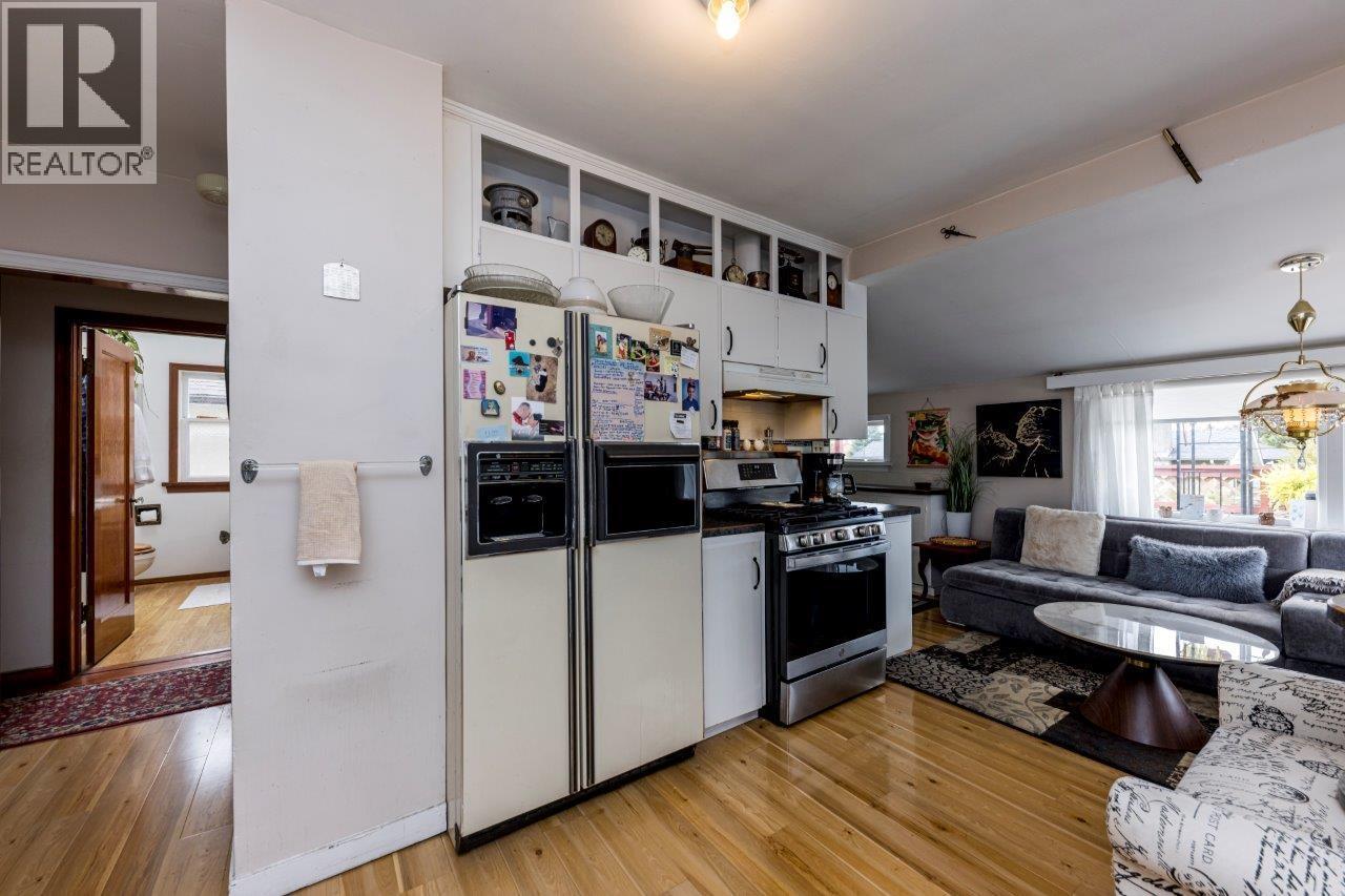 2057 Mahon Avenue, North Vancouver, British Columbia  V7M 2T6 - Photo 4 - R3168995