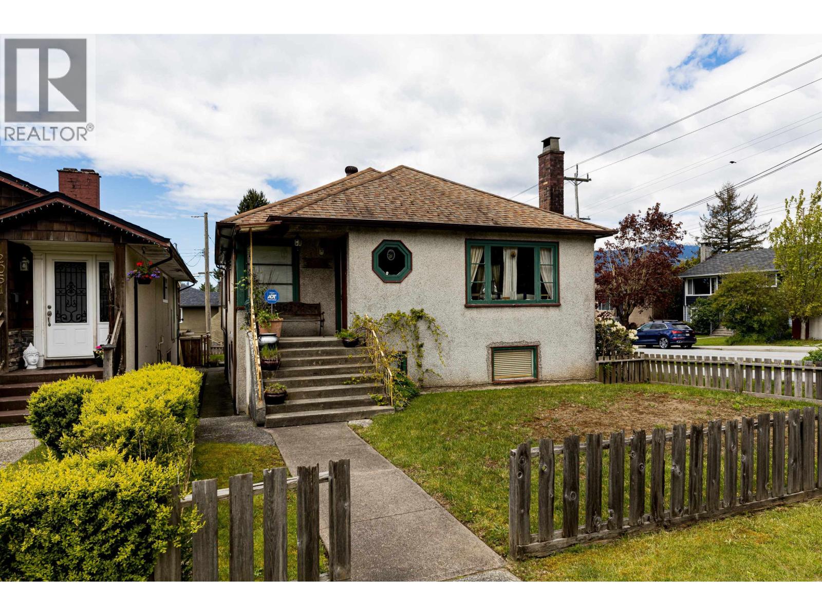 2057 Mahon Avenue, North Vancouver, British Columbia  V7M 2T6 - Photo 10 - R3168995
