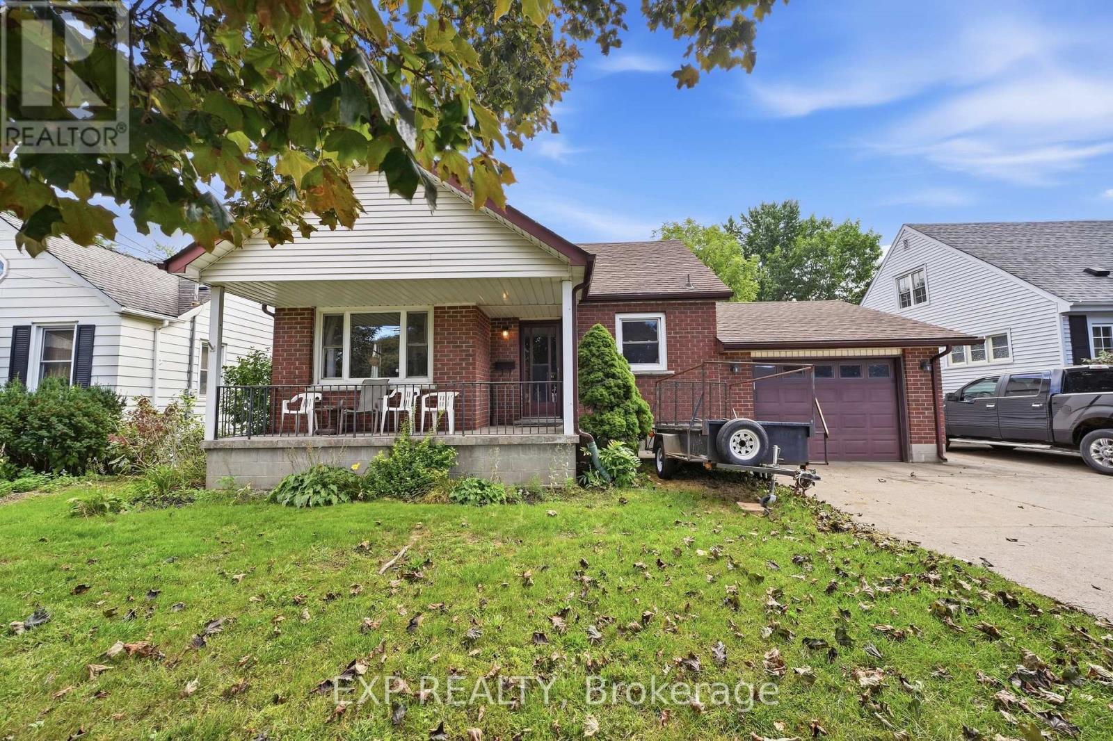6518 Crawford Street, Niagara Falls, Ontario  L2E 5Z2 - Photo 2 - X13829496