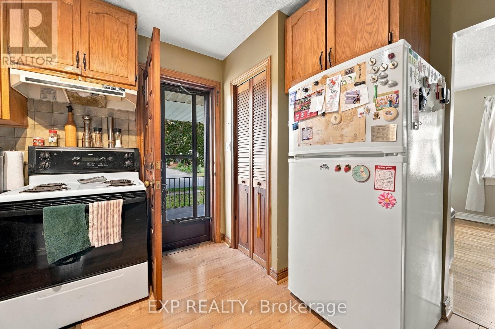6518 Crawford Street, Niagara Falls, Ontario  L2E 5Z2 - Photo 6 - X13829496