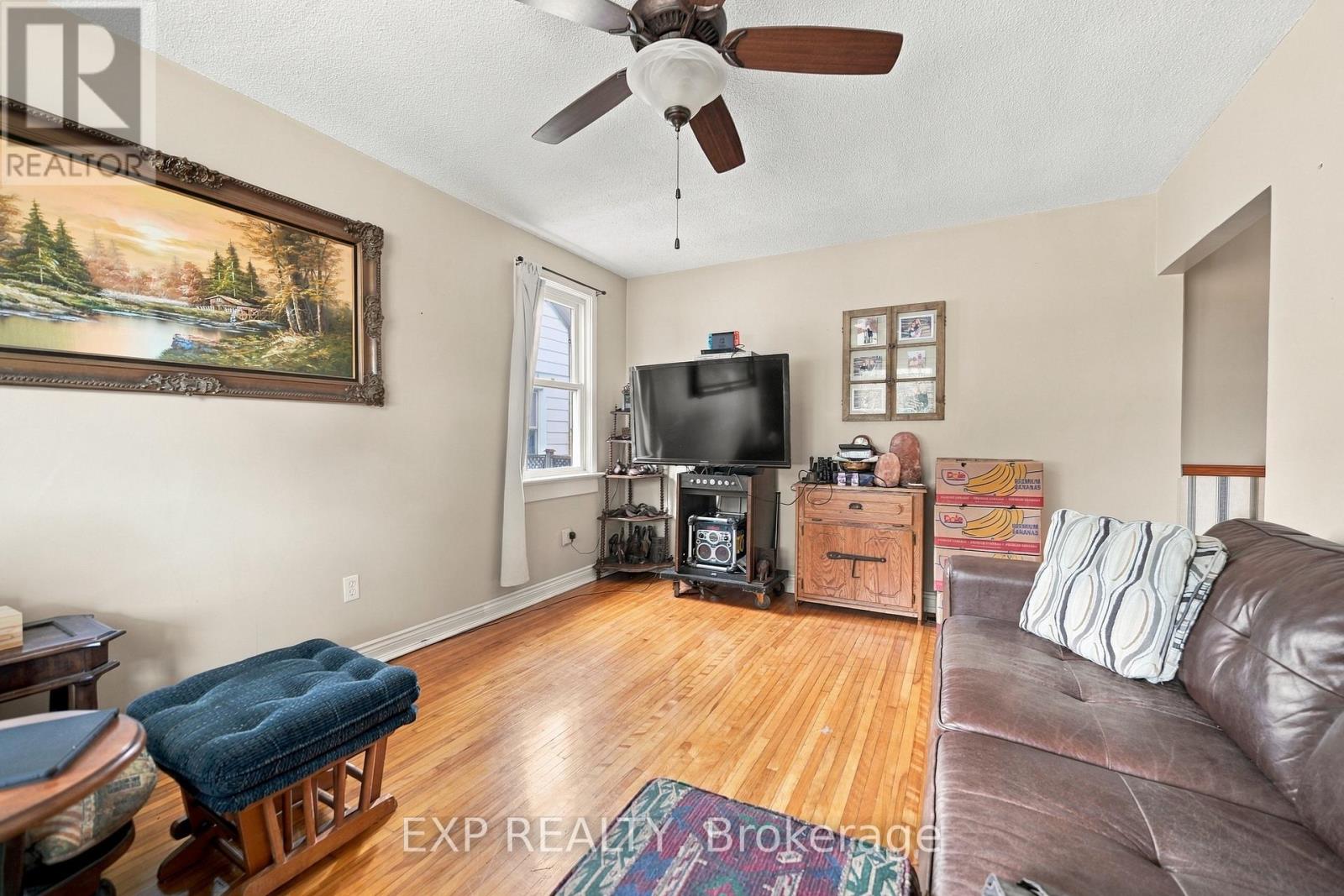 6518 Crawford Street, Niagara Falls, Ontario  L2E 5Z2 - Photo 9 - X13829496