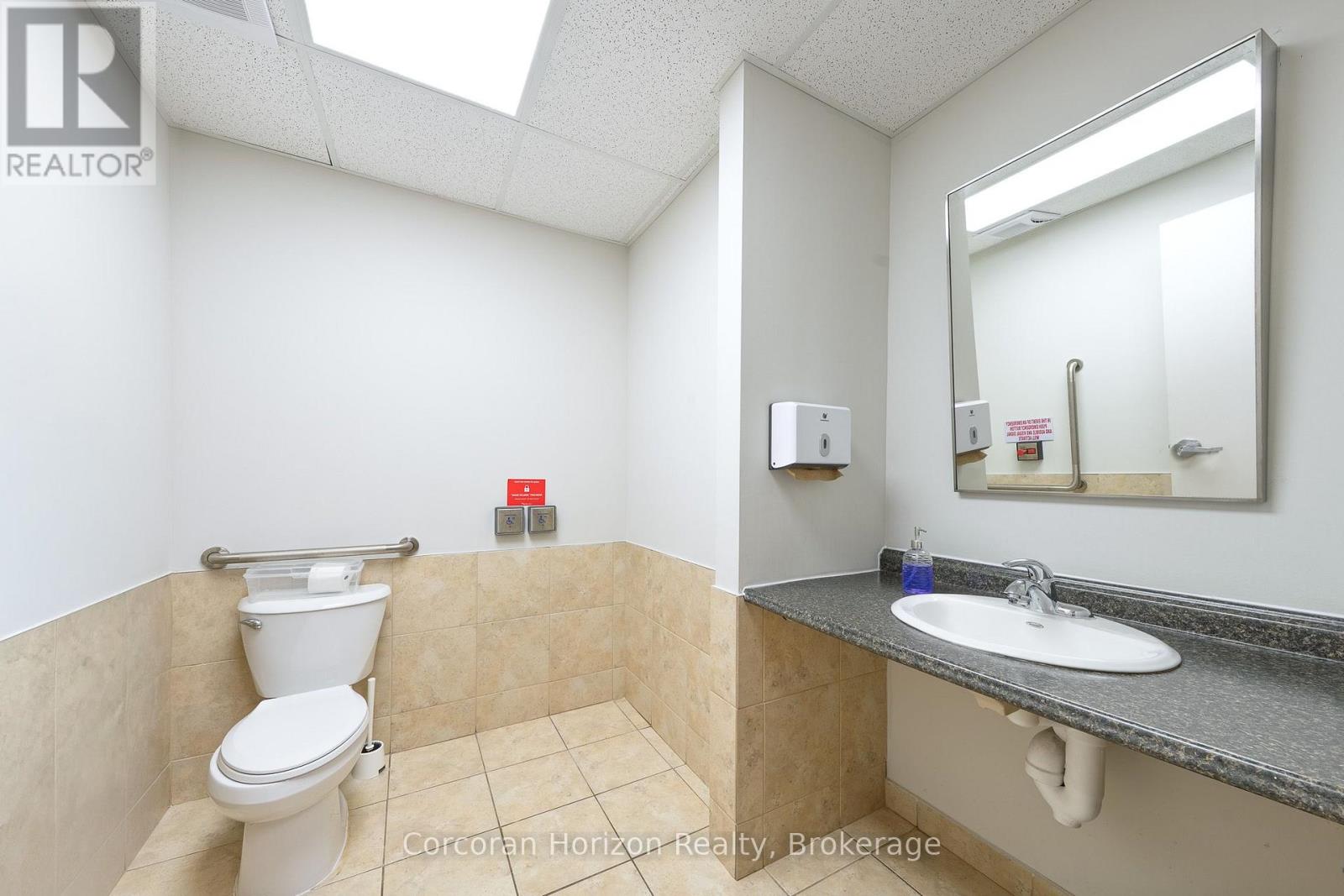 B2 - 1955 King Street E, Hamilton, Ontario  L8K 1W2 - Photo 11 - X13829582
