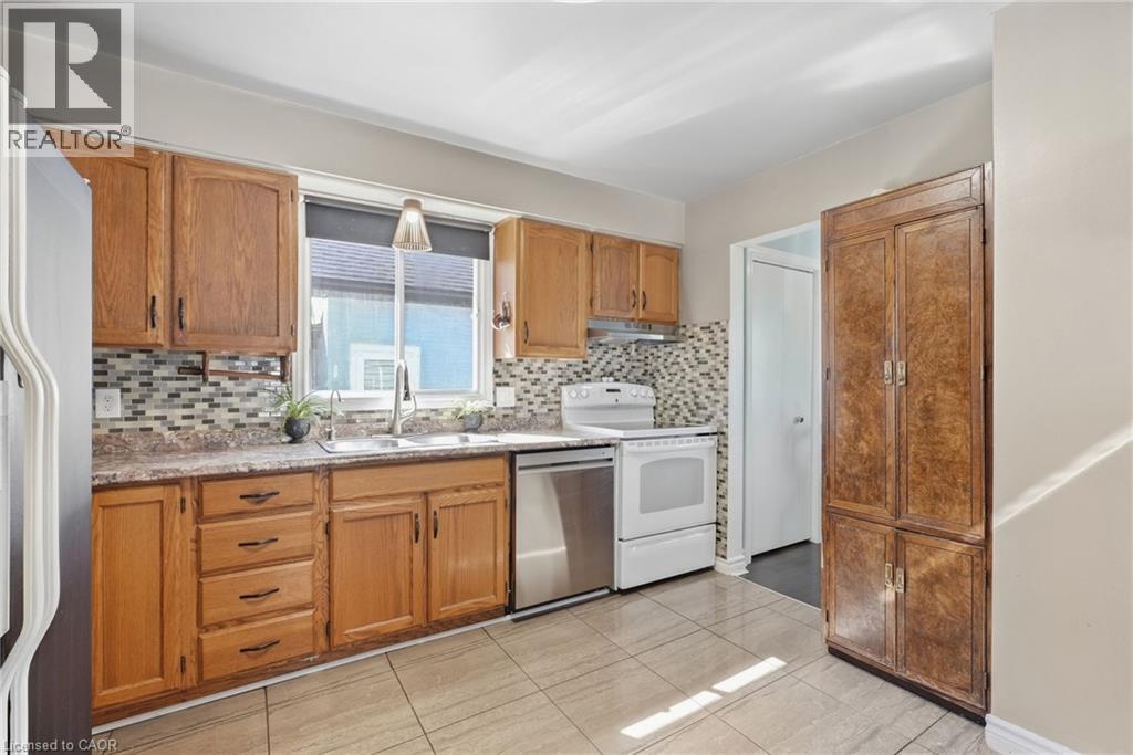 34 Grantham Avenue S, St. Catharines, Ontario  L2P 3B4 - Photo 18 - 40866647