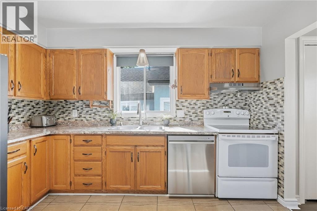 34 Grantham Avenue S, St. Catharines, Ontario  L2P 3B4 - Photo 19 - 40866647