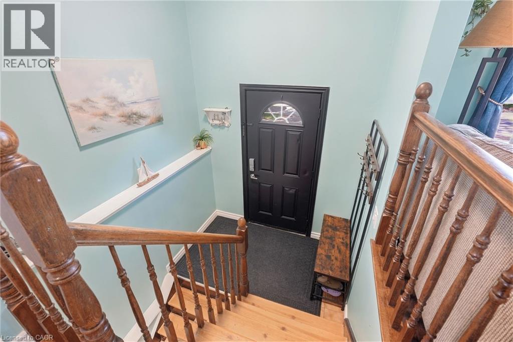 34 Grantham Avenue S, St. Catharines, Ontario  L2P 3B4 - Photo 5 - 40866647