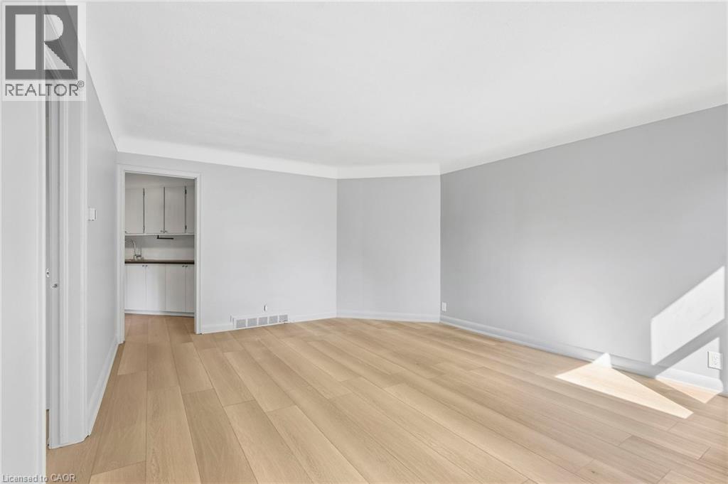 20 Cherryhill Drive Unit# B, Grimsby, Ontario  L3M 3B5 - Photo 4 - 40866645