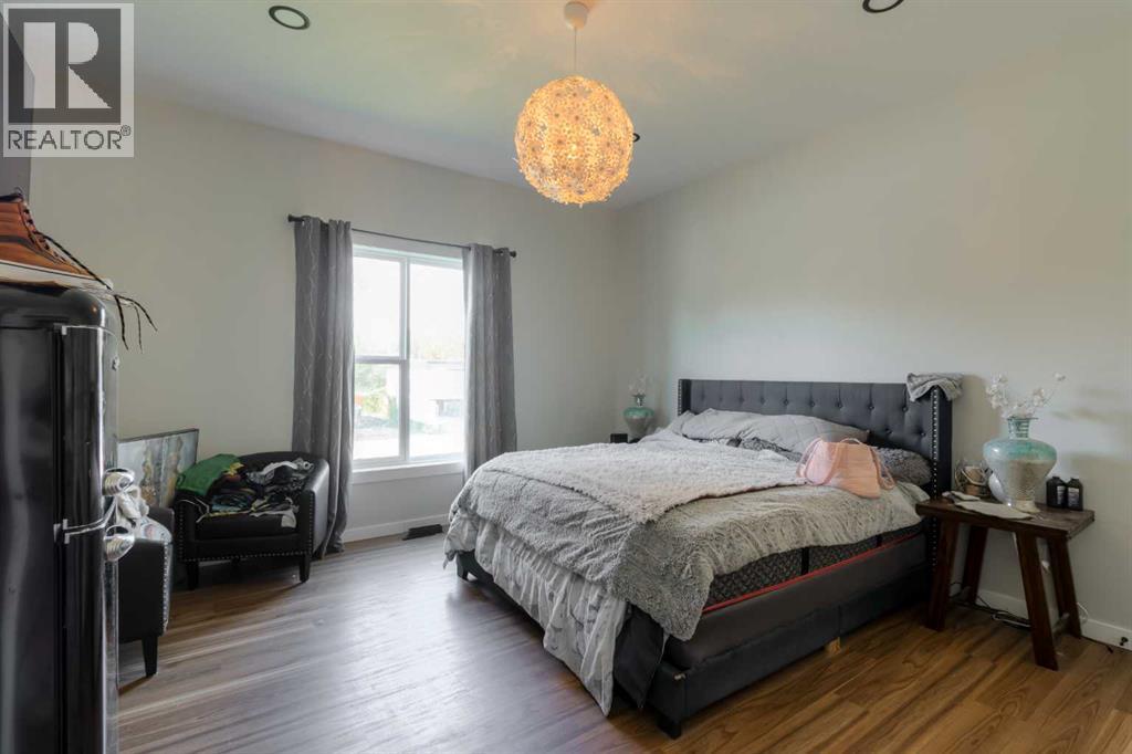 2021 15 Street, Coaldale, Alberta  T1M 1A1 - Photo 11 - A2345441