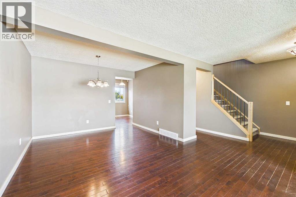17 Deermeade Road Se, Calgary, Alberta  T2J 5Z4 - Photo 6 - A2347703