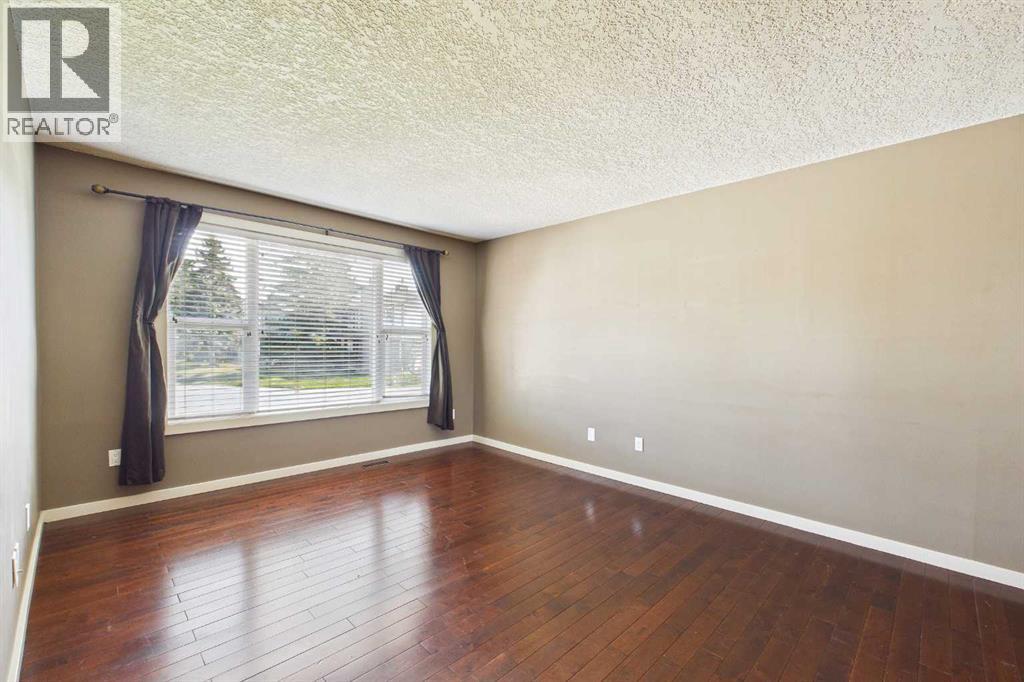 17 Deermeade Road Se, Calgary, Alberta  T2J 5Z4 - Photo 4 - A2347703