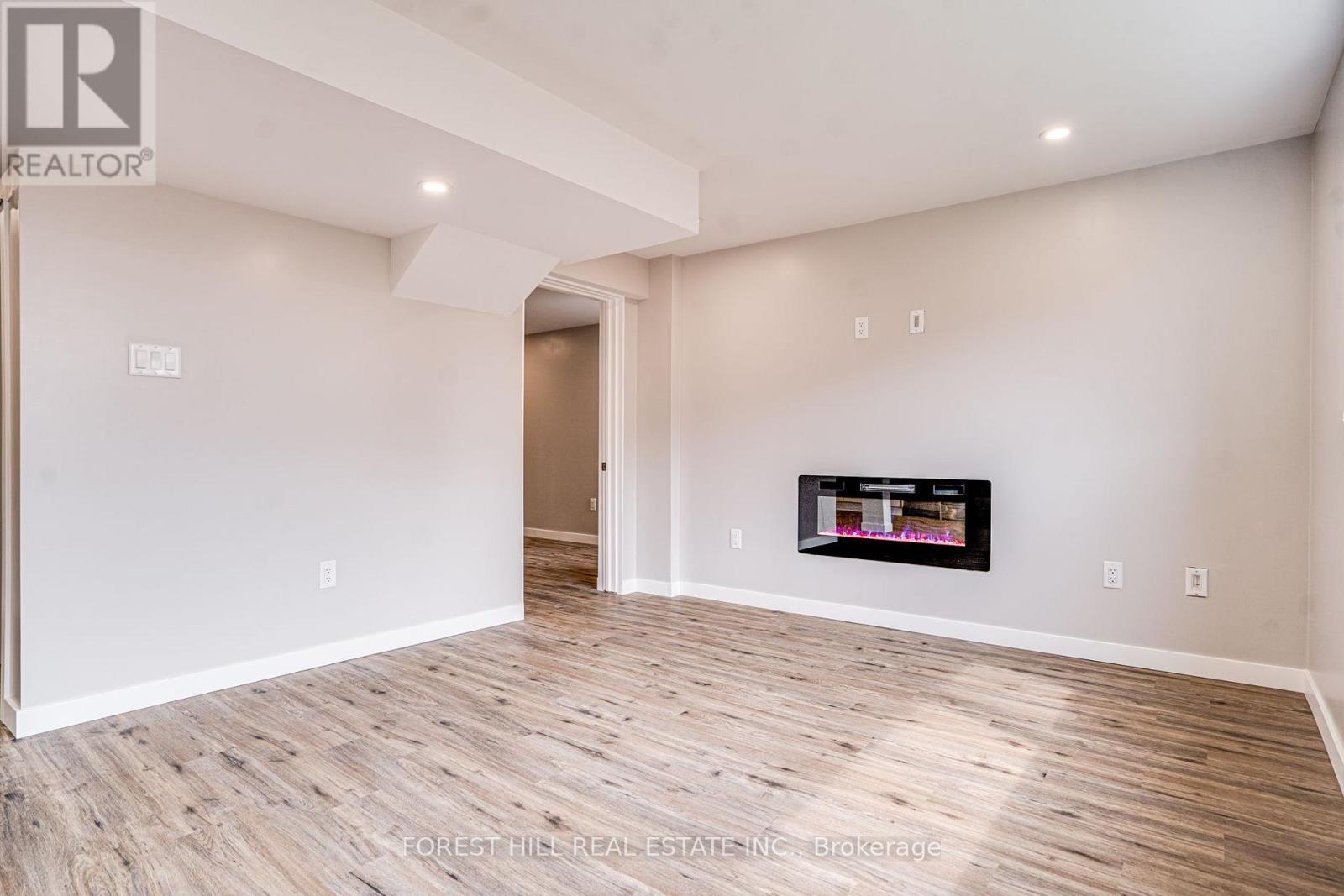Bsmt - 21 Conchita Street, Georgina, Ontario  L4P 0H4 - Photo 7 - N13829508