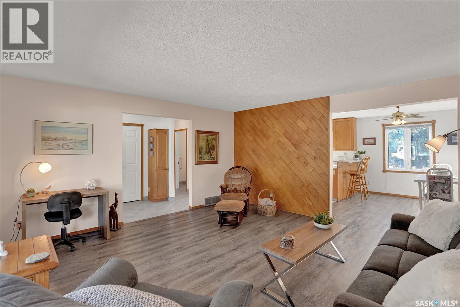 35 Litzenberger Crescent, Regina, Saskatchewan  S4R 6G7 - Photo 6 - SK049467
