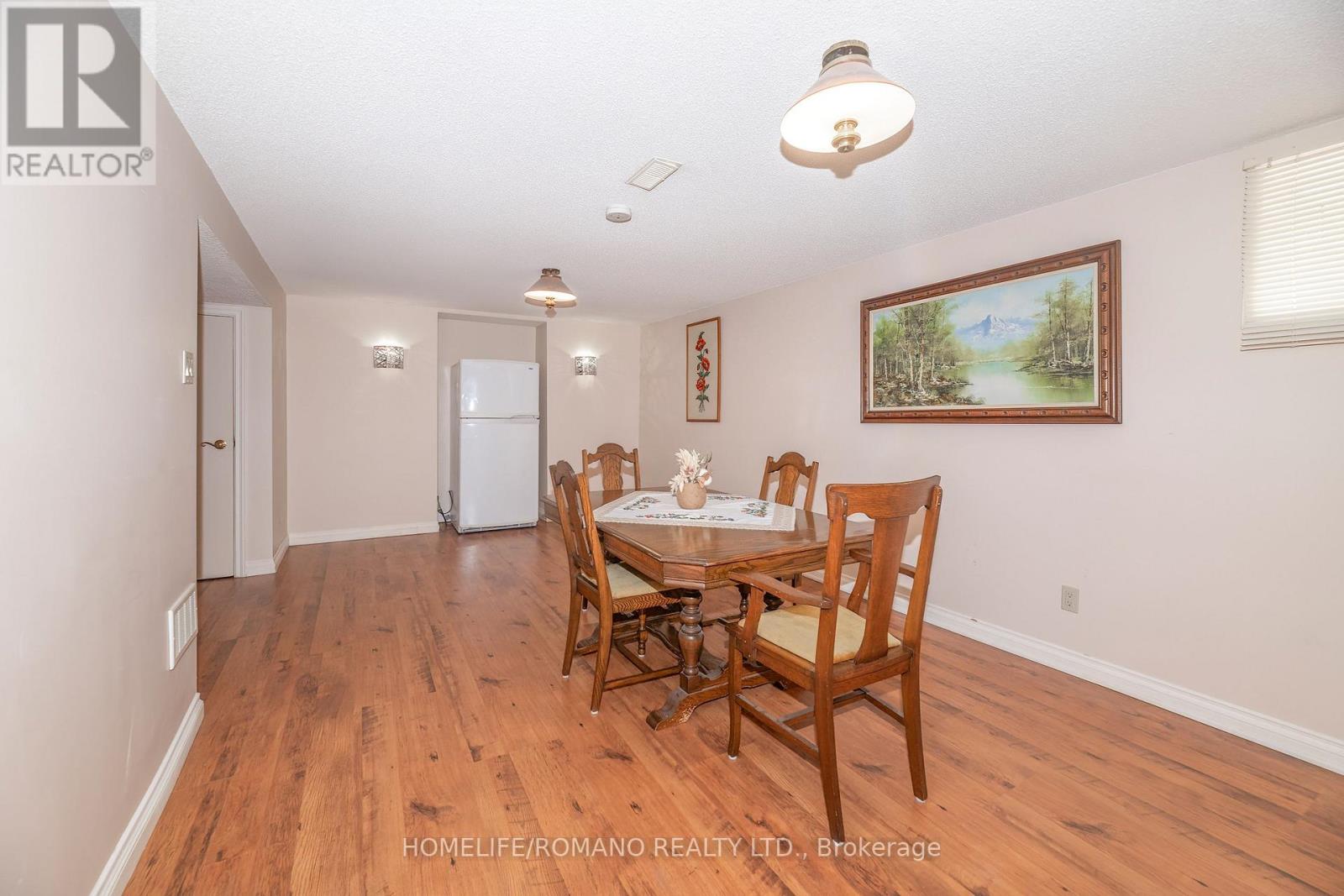 915 Lovingston Crescent, Mississauga, Ontario  L4W 3S6 - Photo 24 - W13829158