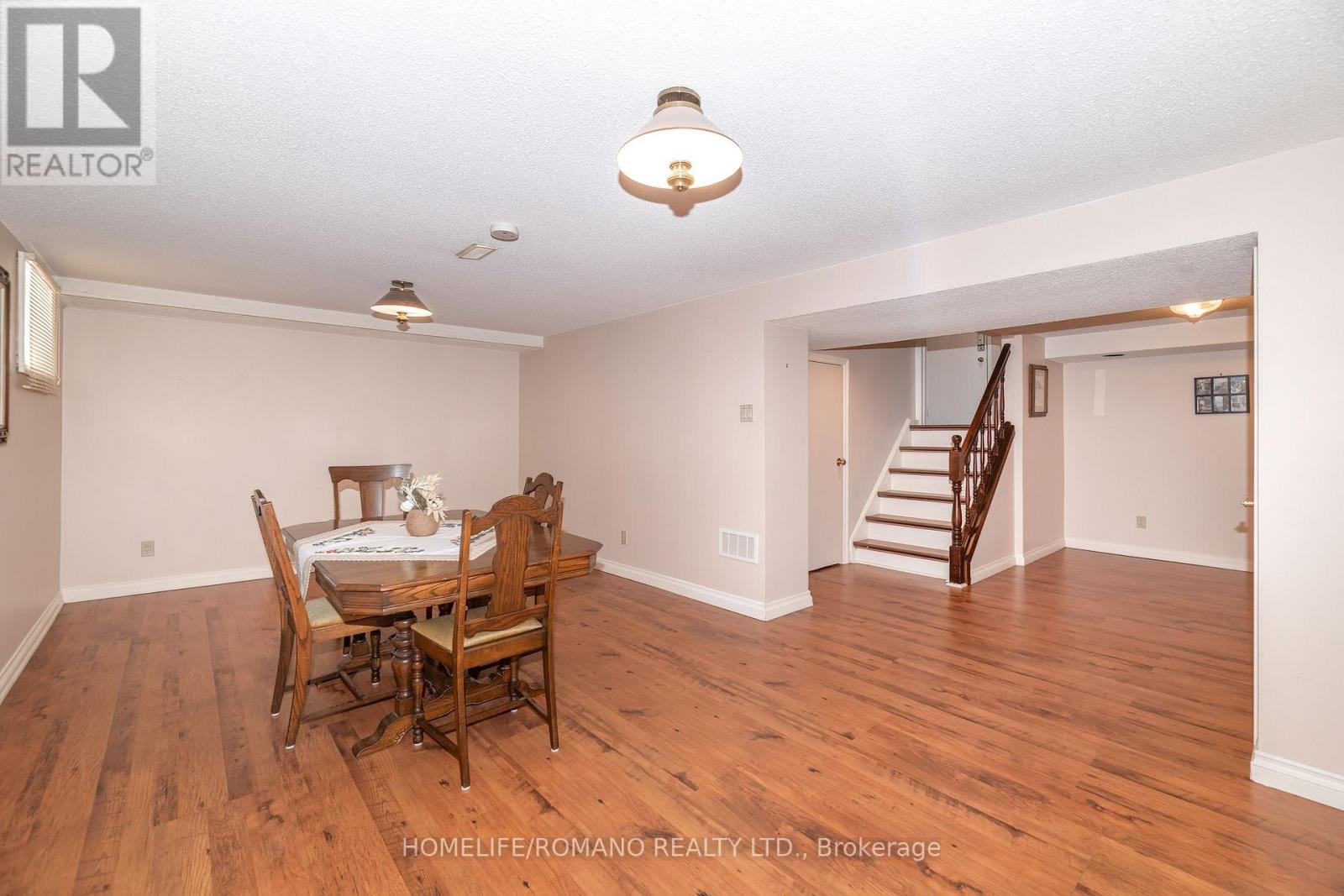 915 Lovingston Crescent, Mississauga, Ontario  L4W 3S6 - Photo 25 - W13829158