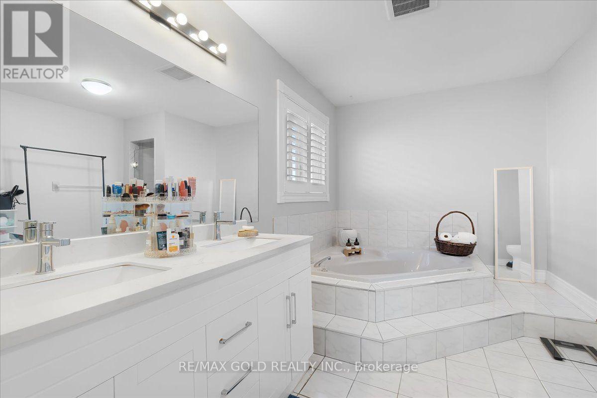 1484 Rose Haven Road, Mississauga, Ontario  L5V 1G8 - Photo 20 - W13829536