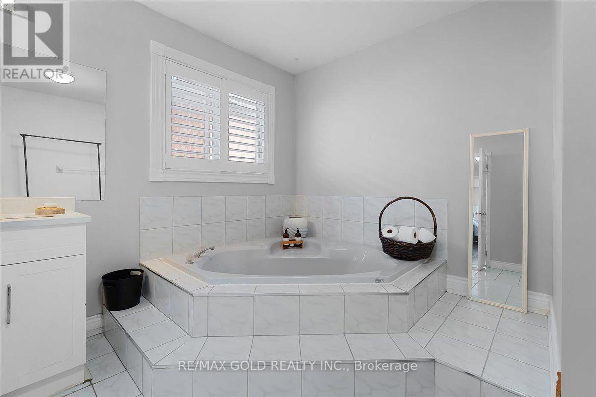 1484 Rose Haven Road, Mississauga, Ontario  L5V 1G8 - Photo 22 - W13829536