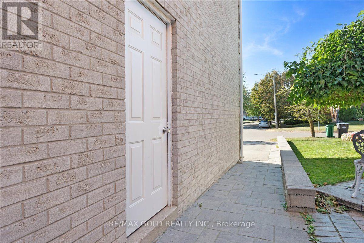 1484 Rose Haven Road, Mississauga, Ontario  L5V 1G8 - Photo 28 - W13829536
