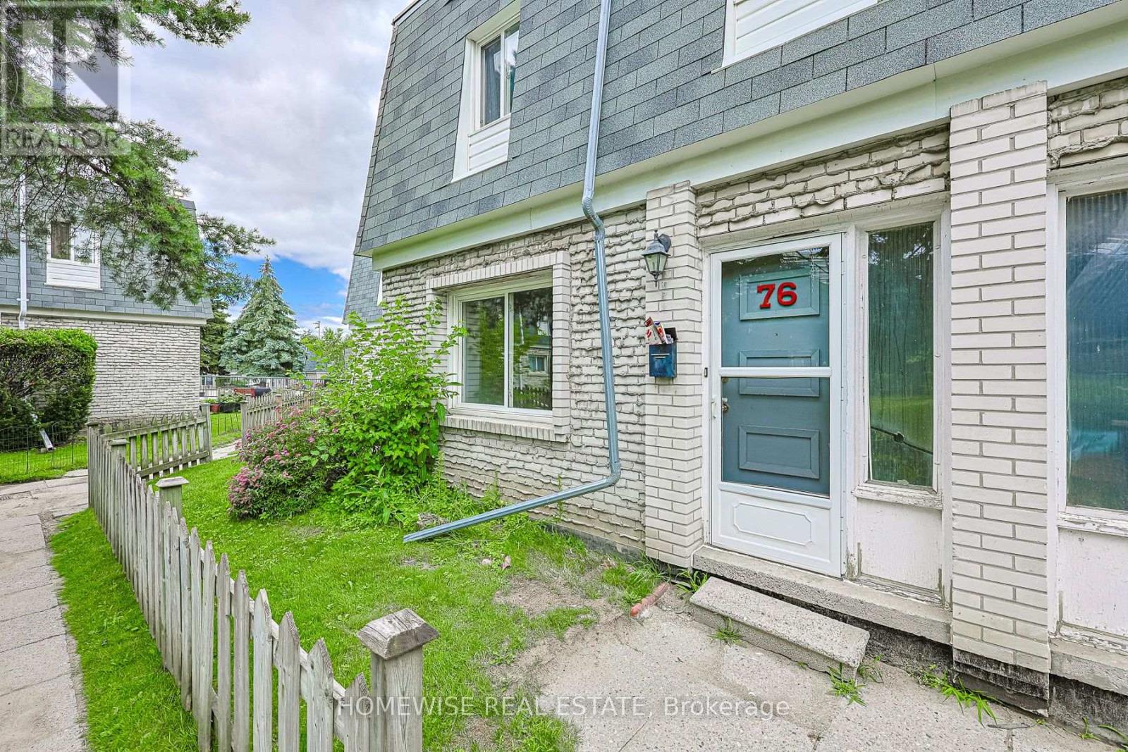 27 - 1350 Winding Trail, Mississauga, Ontario  L4Y 2T8 - Photo 2 - W13829558