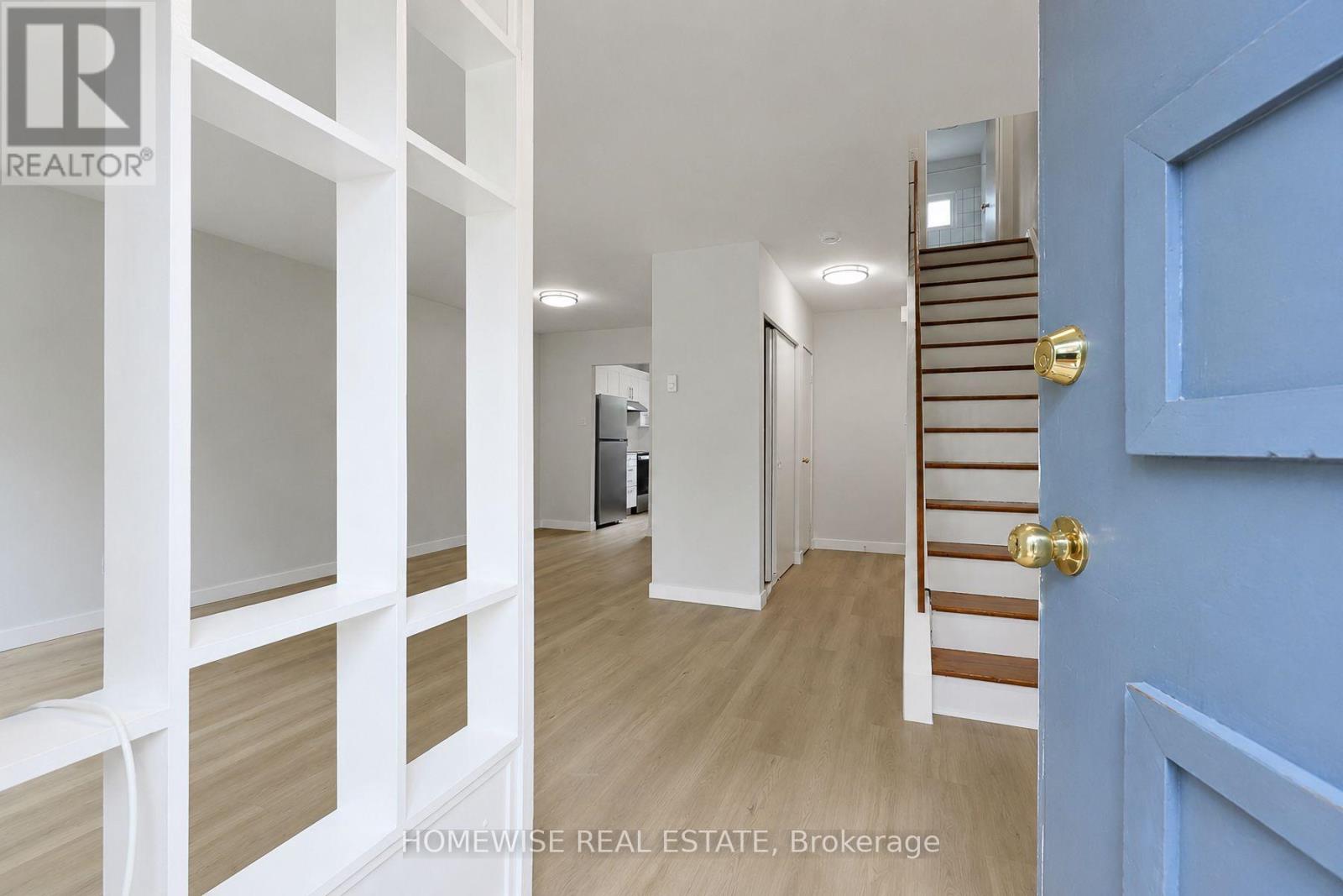 27 - 1350 Winding Trail, Mississauga, Ontario  L4Y 2T8 - Photo 3 - W13829558