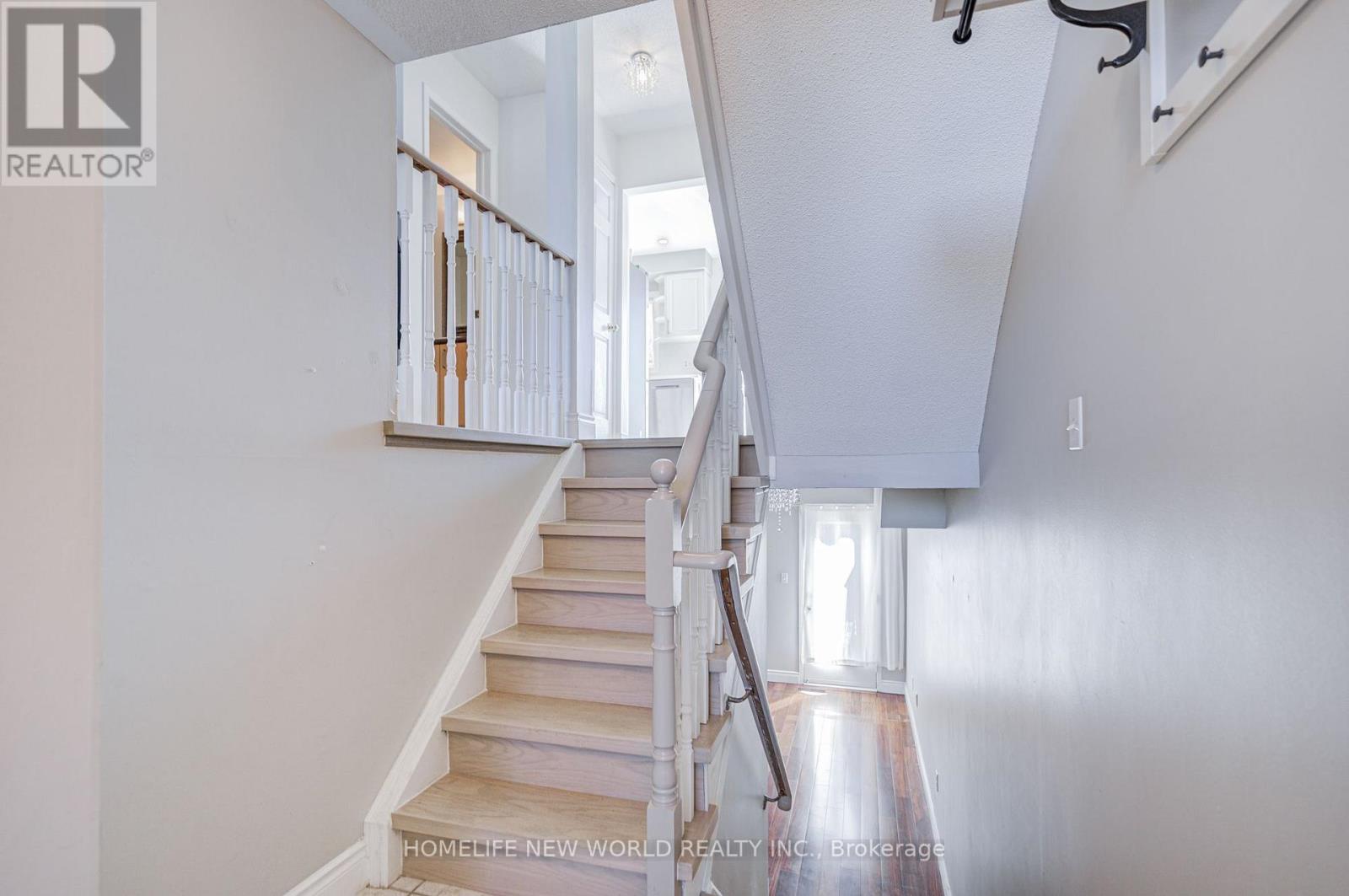 410 Fairgate Way, Oakville, Ontario  L6H 6Y1 - Photo 6 - W13829560