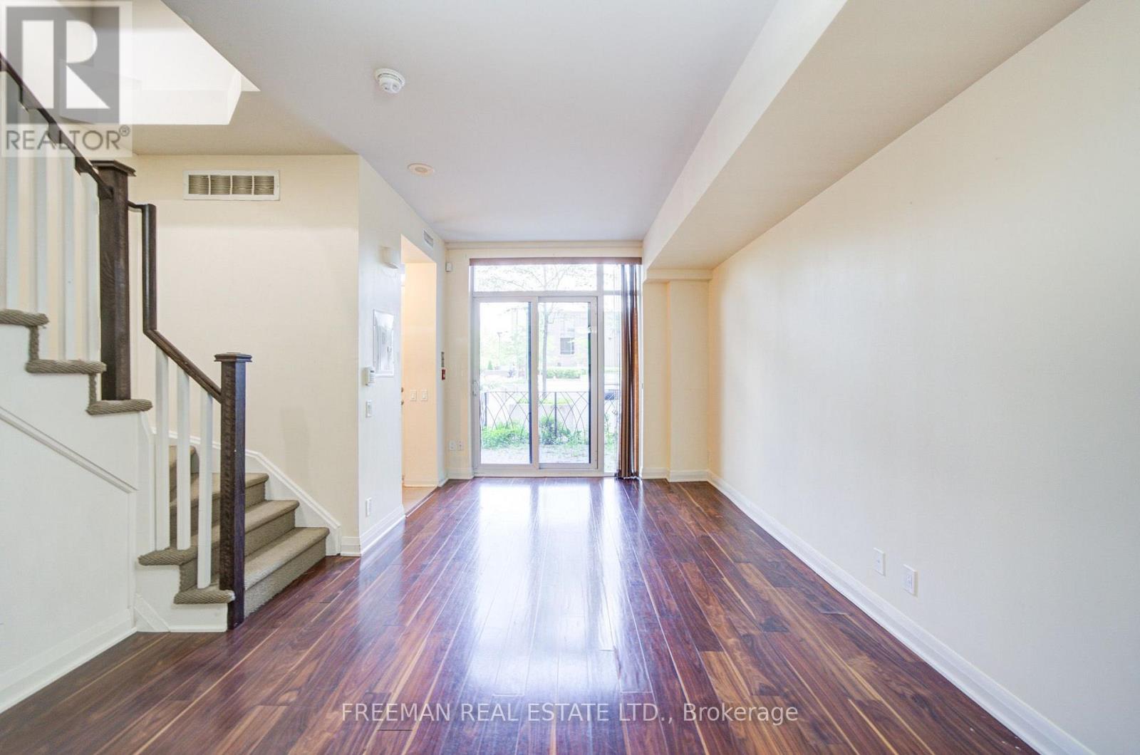 Th108 - 5 Valhalla Inn Road, Toronto, Ontario M9B 0B1 - Photo 6 - W13829616
