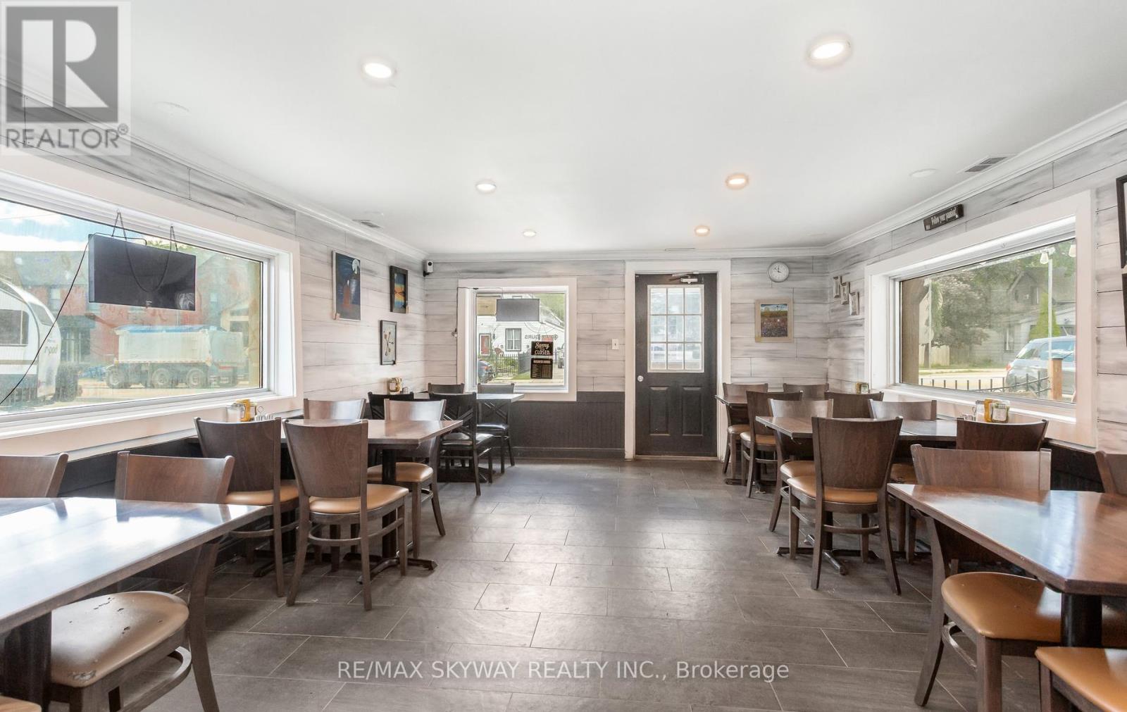 19 Main Street N, Milton, Ontario  L0P 1B0 - Photo 6 - W13829624