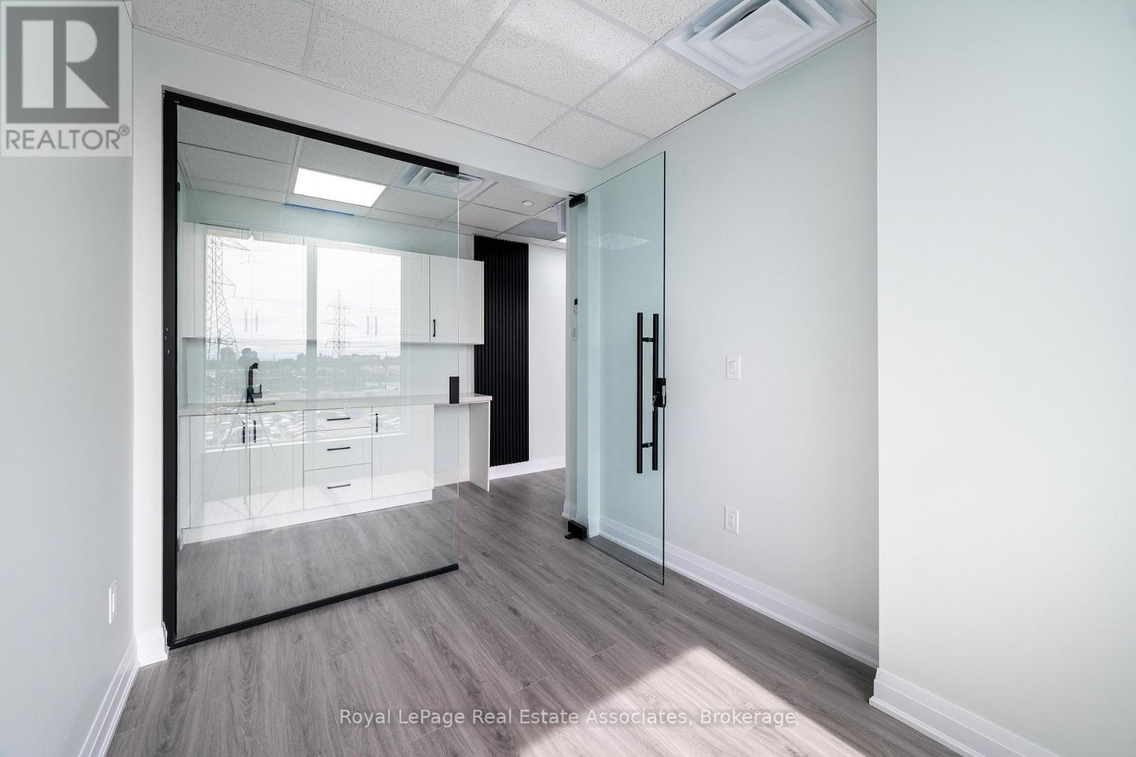 310 - 996 Martin Grove Road, Toronto, Ontario  M9W 4V8 - Photo 12 - W13829634