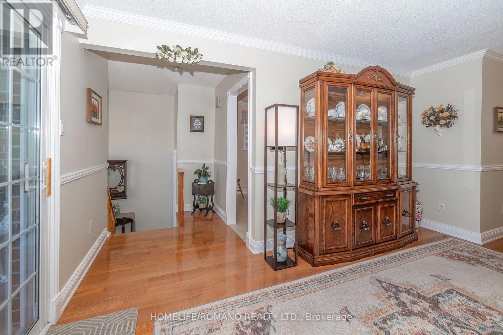 915 Lovingston Crescent, Mississauga, Ontario  L4W 3S6 - Photo 5 - W13829158