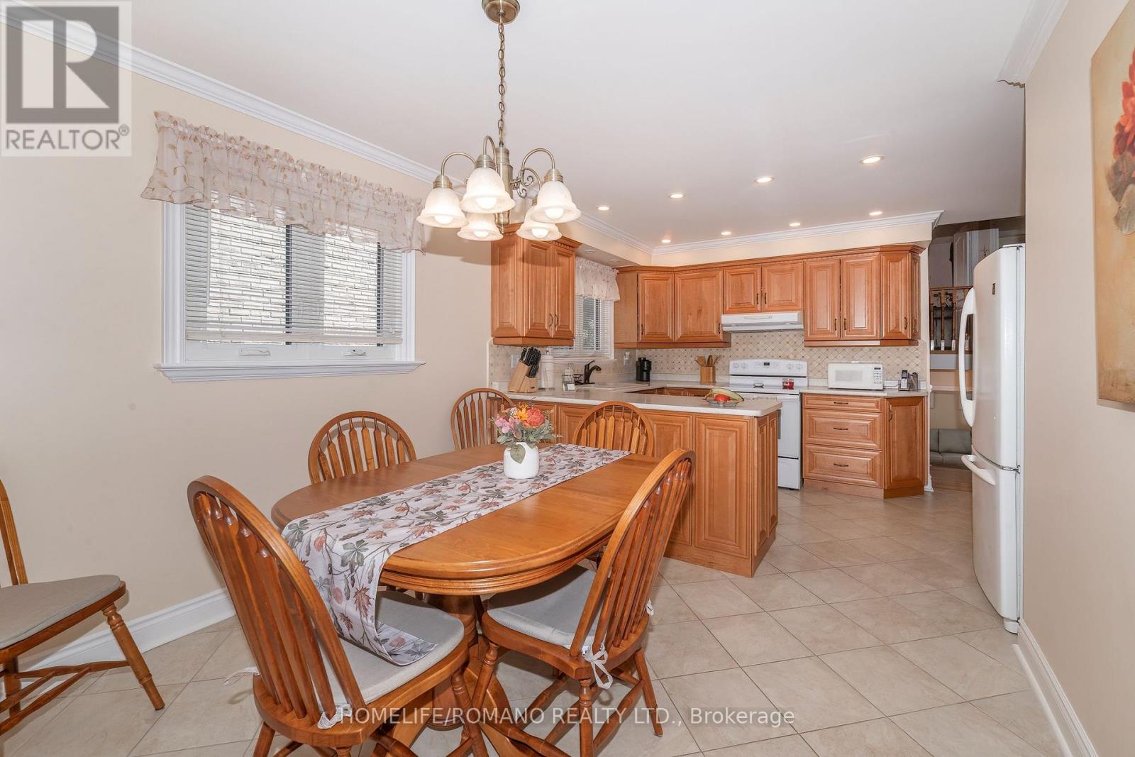 915 Lovingston Crescent, Mississauga, Ontario  L4W 3S6 - Photo 14 - W13829158