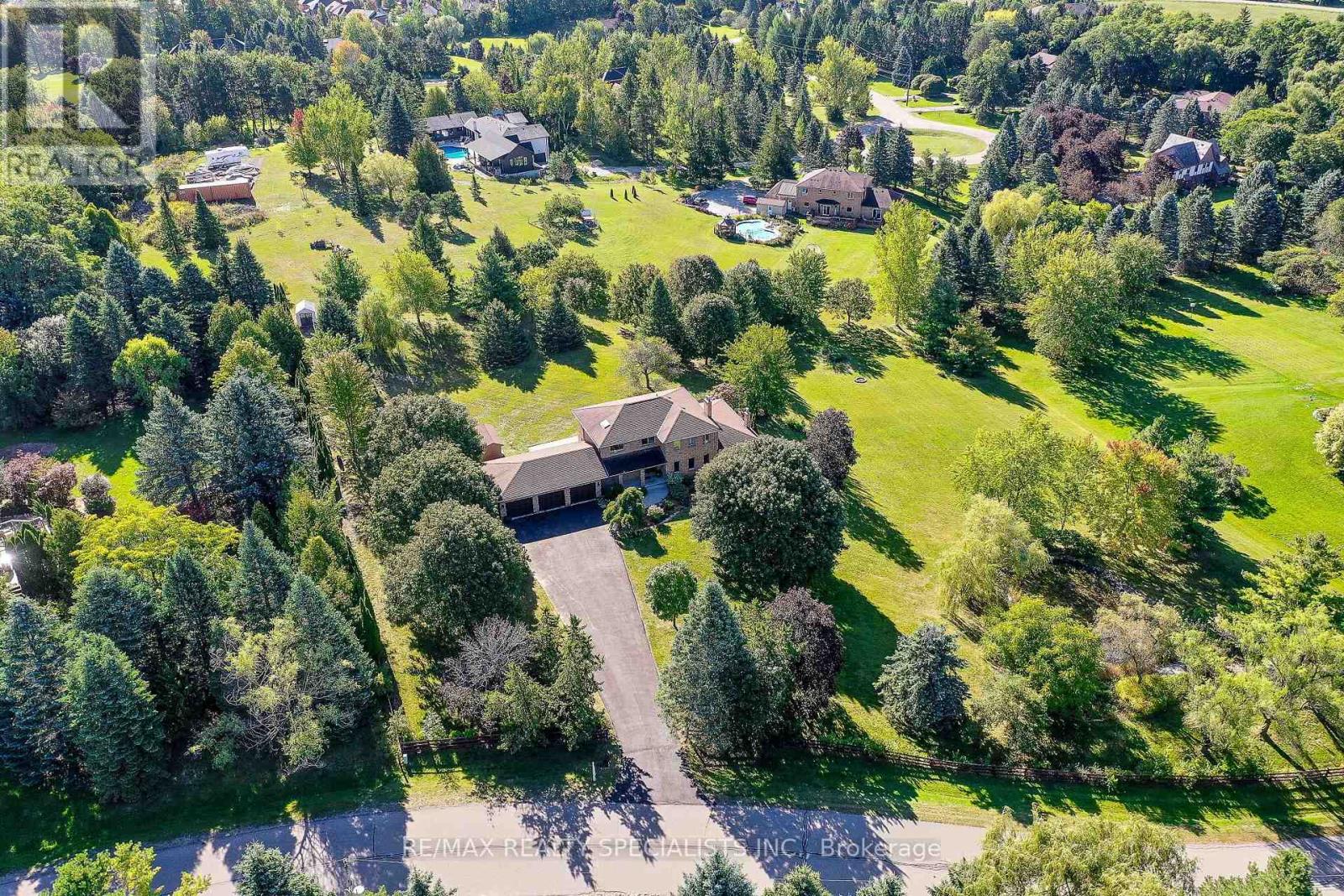 44 George Crescent, Caledon, Ontario  L7C 1G2 - Photo 2 - W13802896