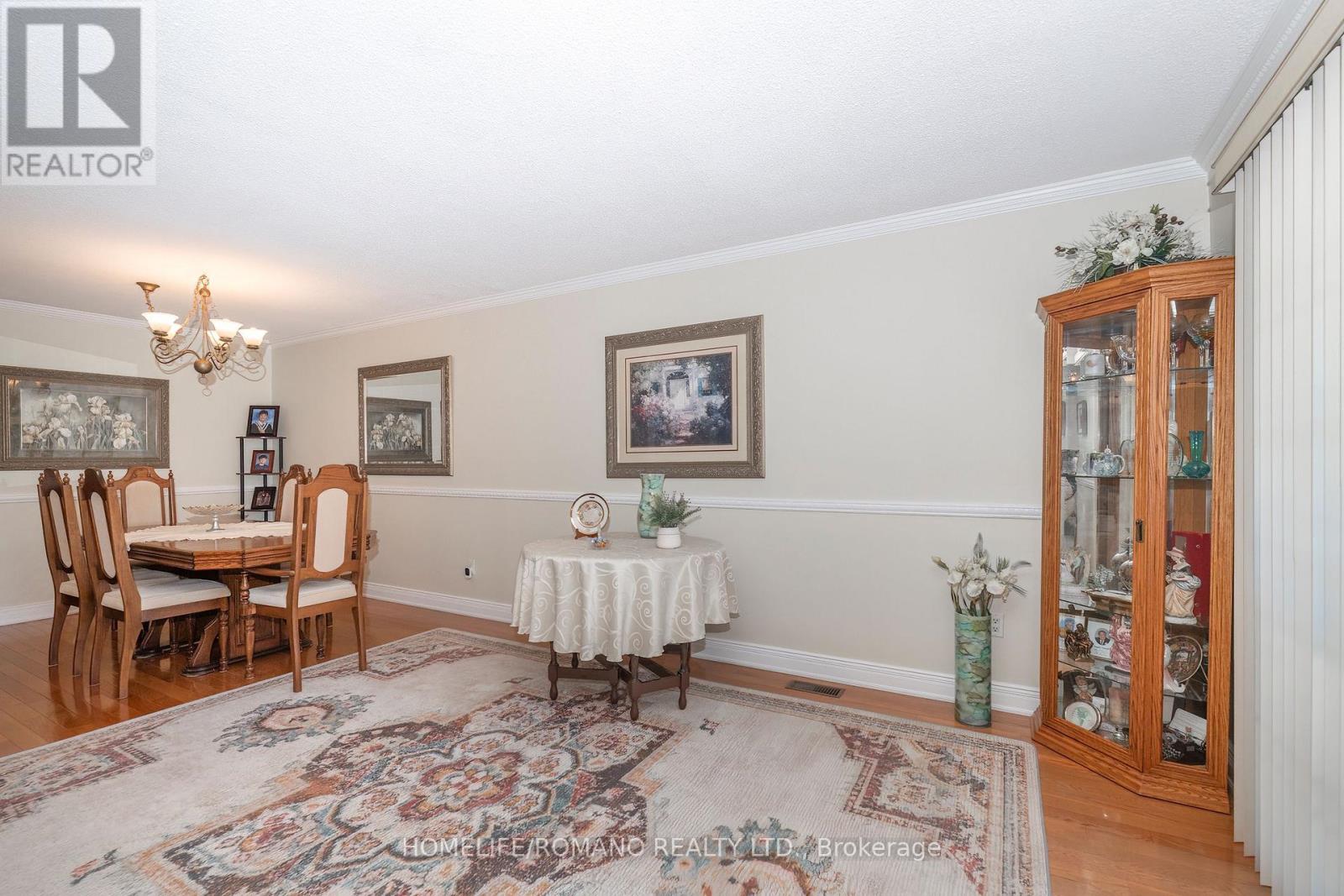 915 Lovingston Crescent, Mississauga, Ontario  L4W 3S6 - Photo 7 - W13829158