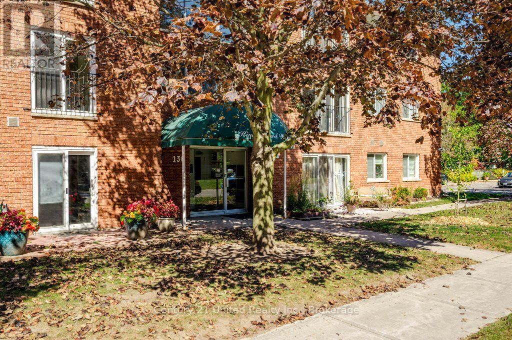 302 - 136 Ware Street, Peterborough, Ontario  K9J 2B8 - Photo 2 - X13829462