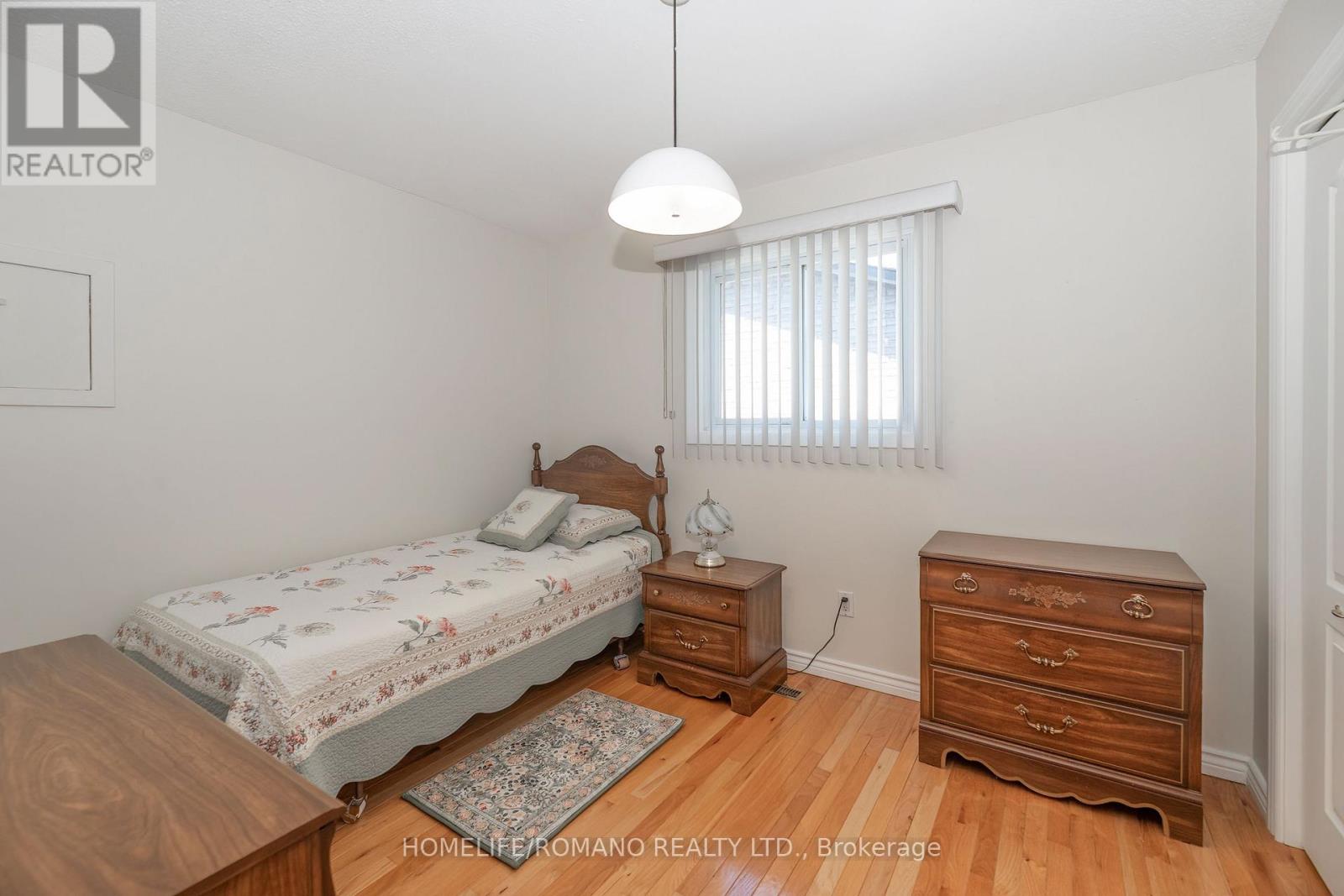 915 Lovingston Crescent, Mississauga, Ontario  L4W 3S6 - Photo 16 - W13829158