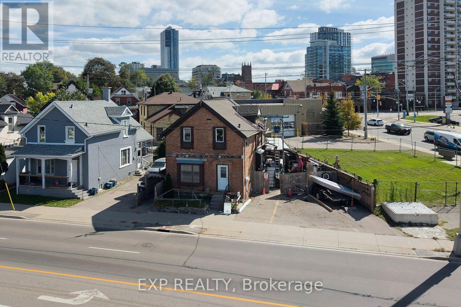 115 Victoria Street N, Kitchener, Ontario  N2H 5C3 - Photo 2 - X13829556