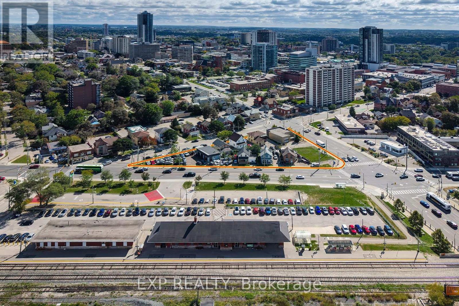 115 Victoria Street N, Kitchener, Ontario  N2H 5C3 - Photo 3 - X13829556