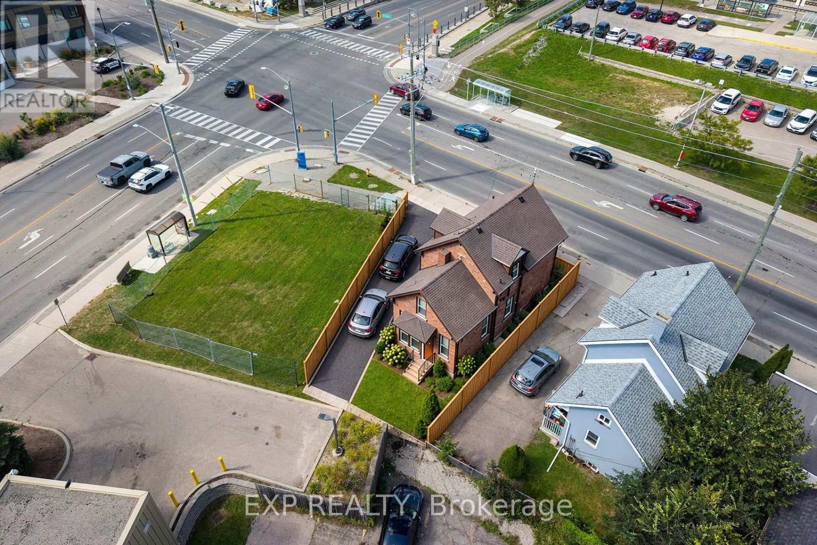 115 Victoria Street N, Kitchener, Ontario  N2H 5C3 - Photo 6 - X13829556