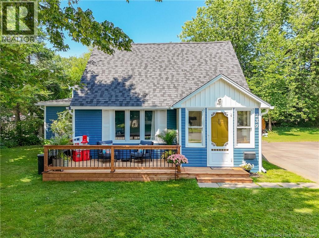 239 Medley Street, Fredericton, New Brunswick  E3A 3B5 - Photo 1 - NB148582